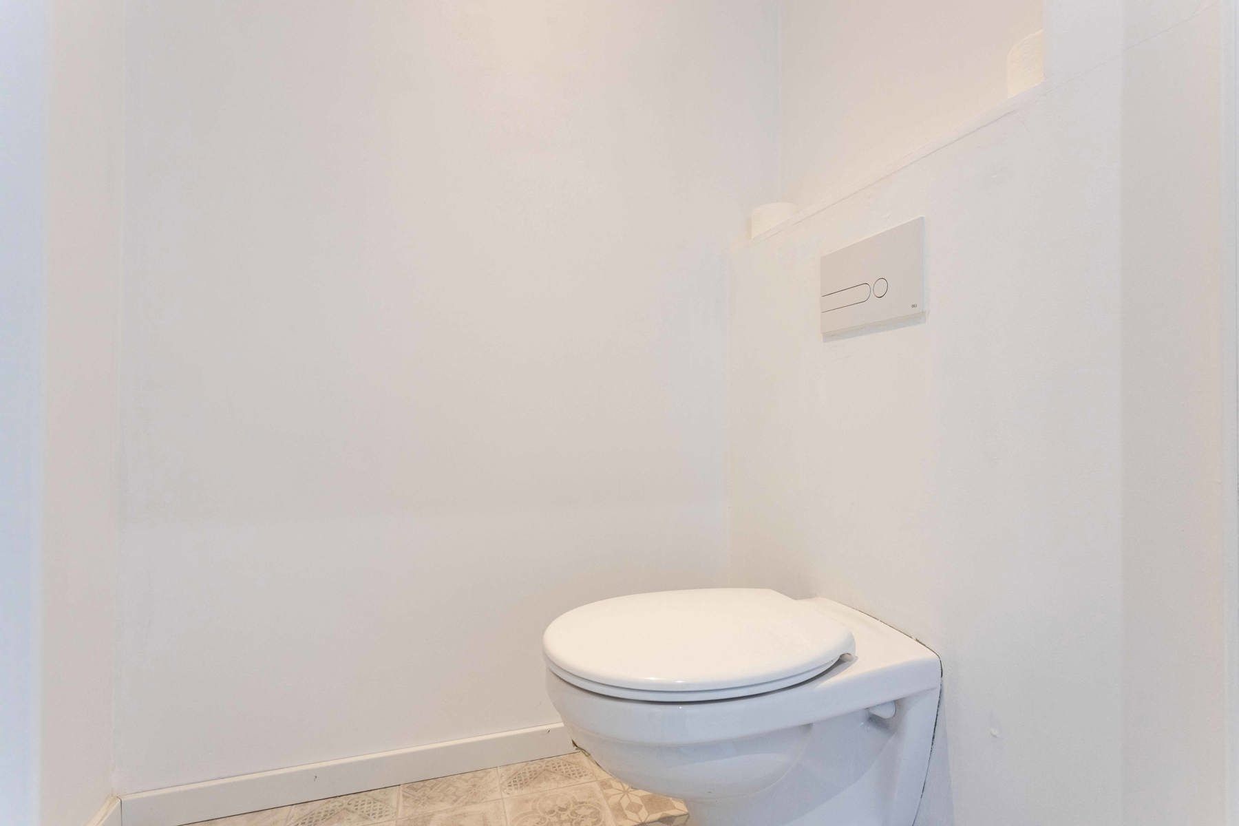 Volledig vernieuwd appartement met terras van 59m2! foto 21