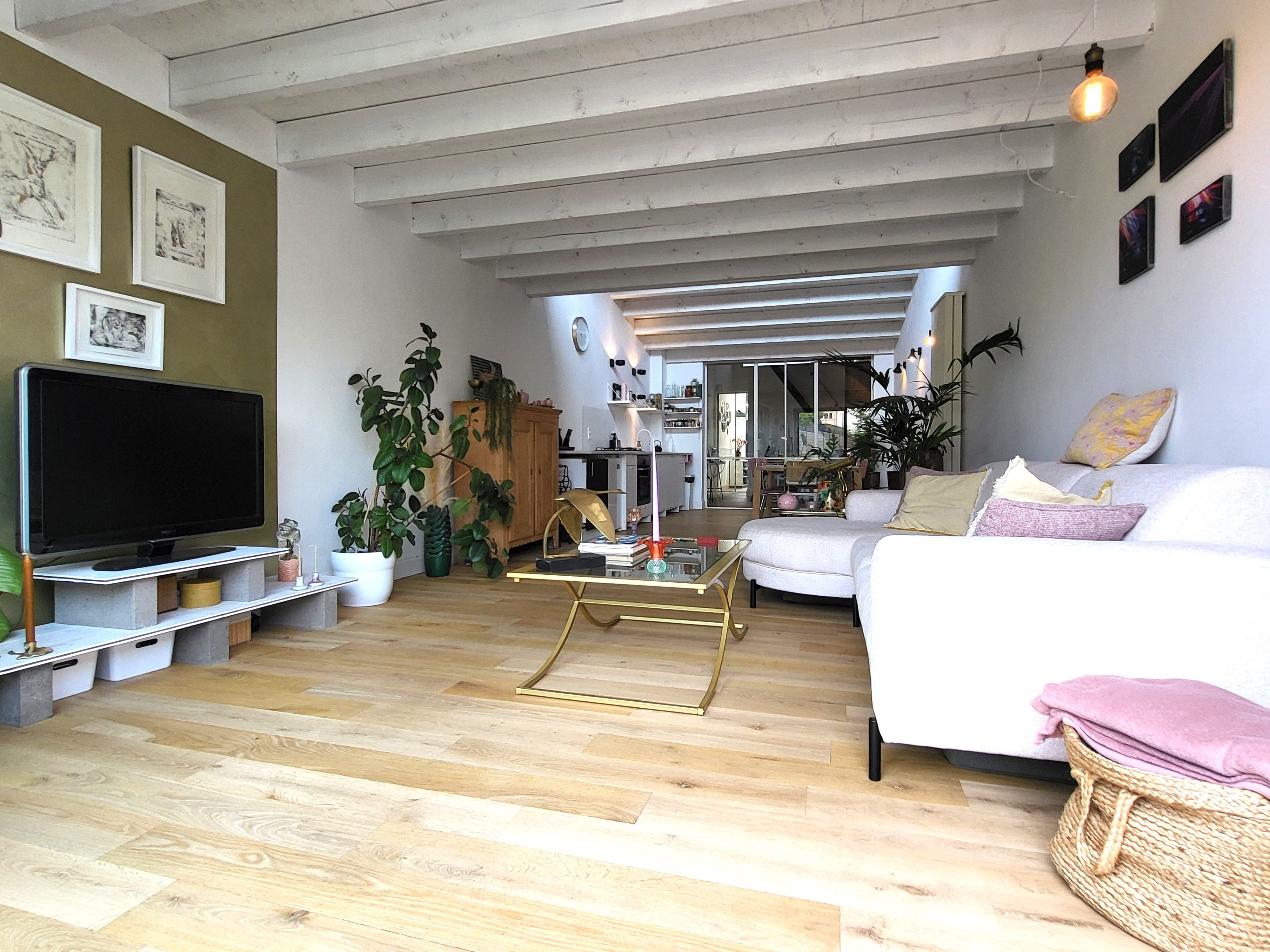 Prachtig gerenoveerde woning op wandelafstand van het centrum met zuidgerichte tuin.  foto 5