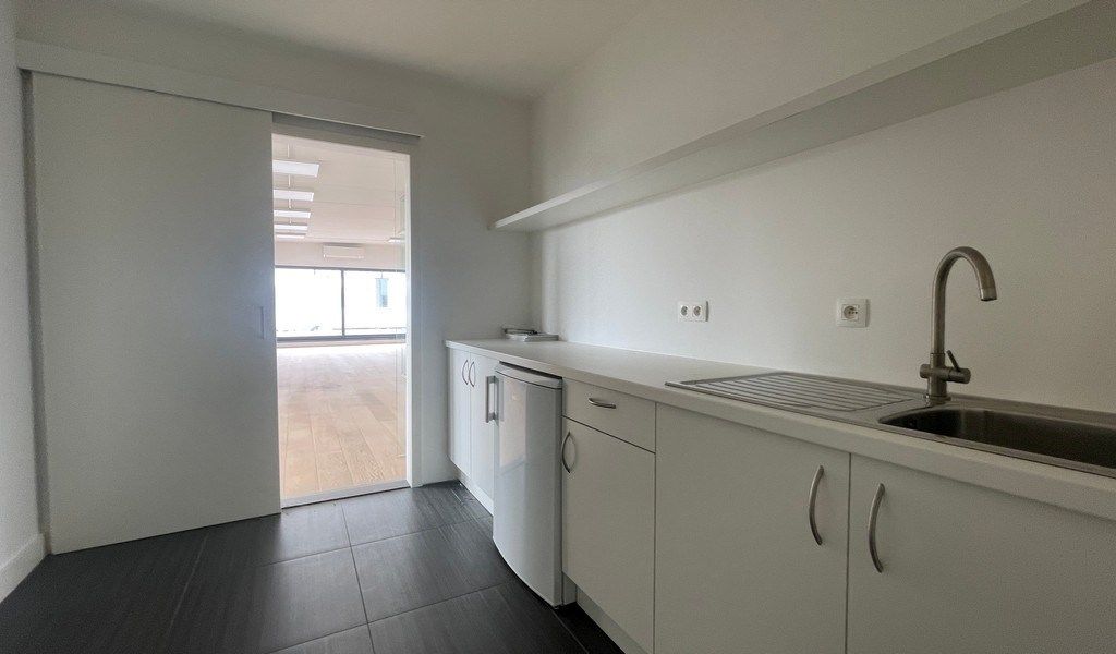 Recent kantoor met groot terras te huur in Kruibeke foto 12