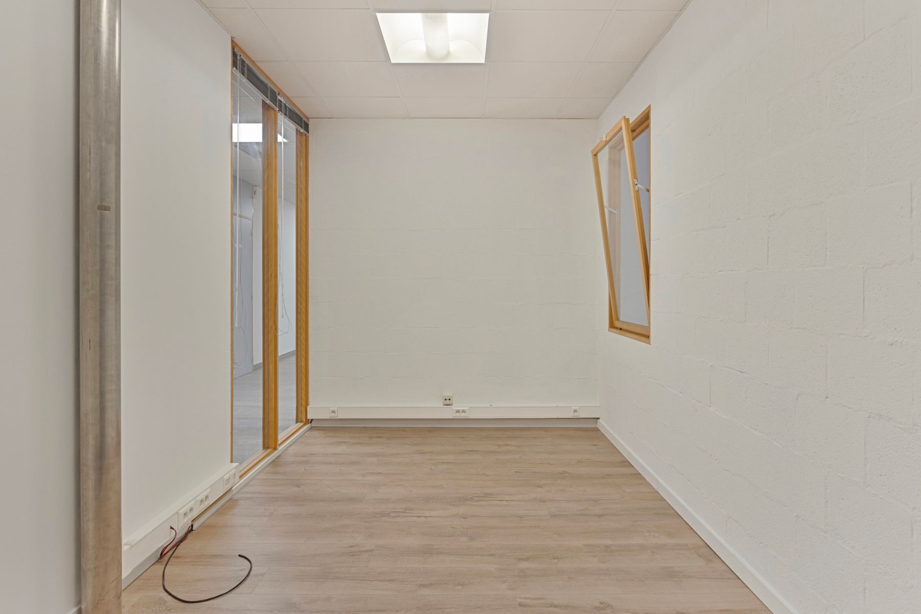 Aparte functionele kantoor- en praktijkruimtes te huur. foto 8