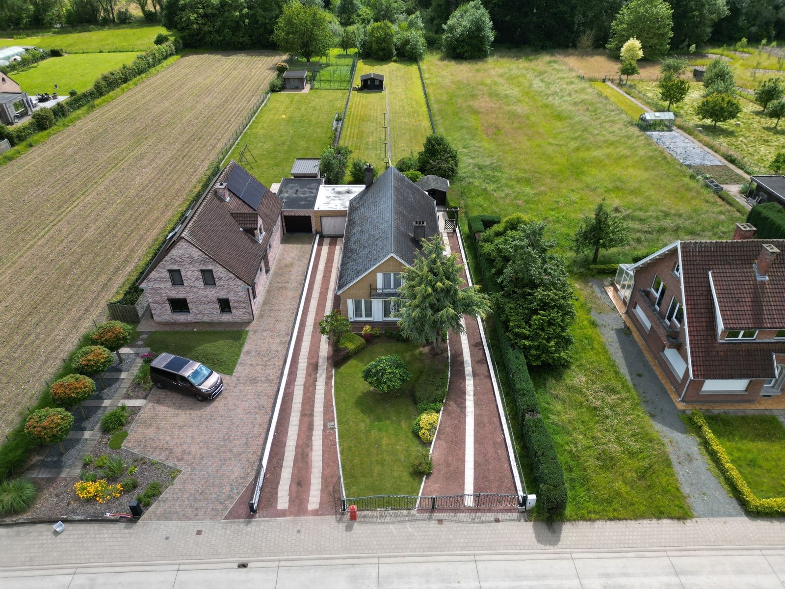 Landelijk Gelegen Villa met 4 SLPK, grote tuin én garage! foto 23