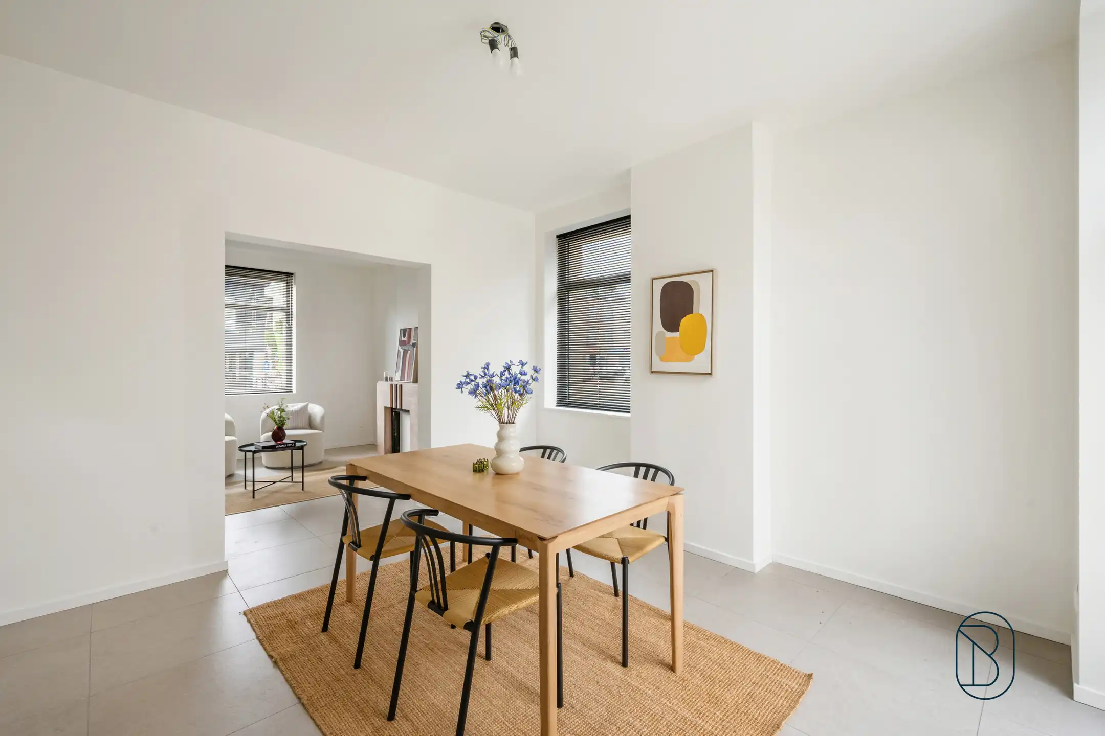 Kwalitatief gerenoveerde woning met 3 slk en leuk terras!  foto 7