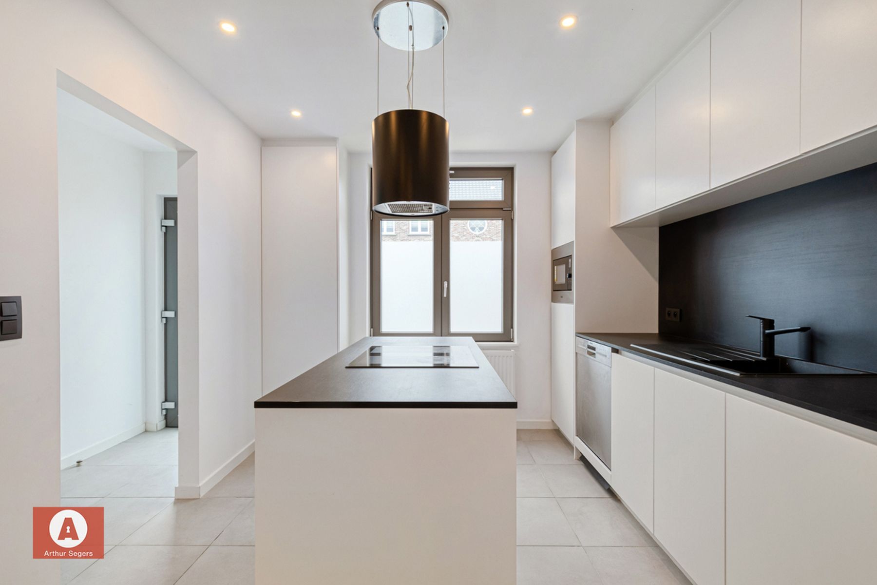 Energiezuinige & hedendaagse starters-woning met terras. foto 7