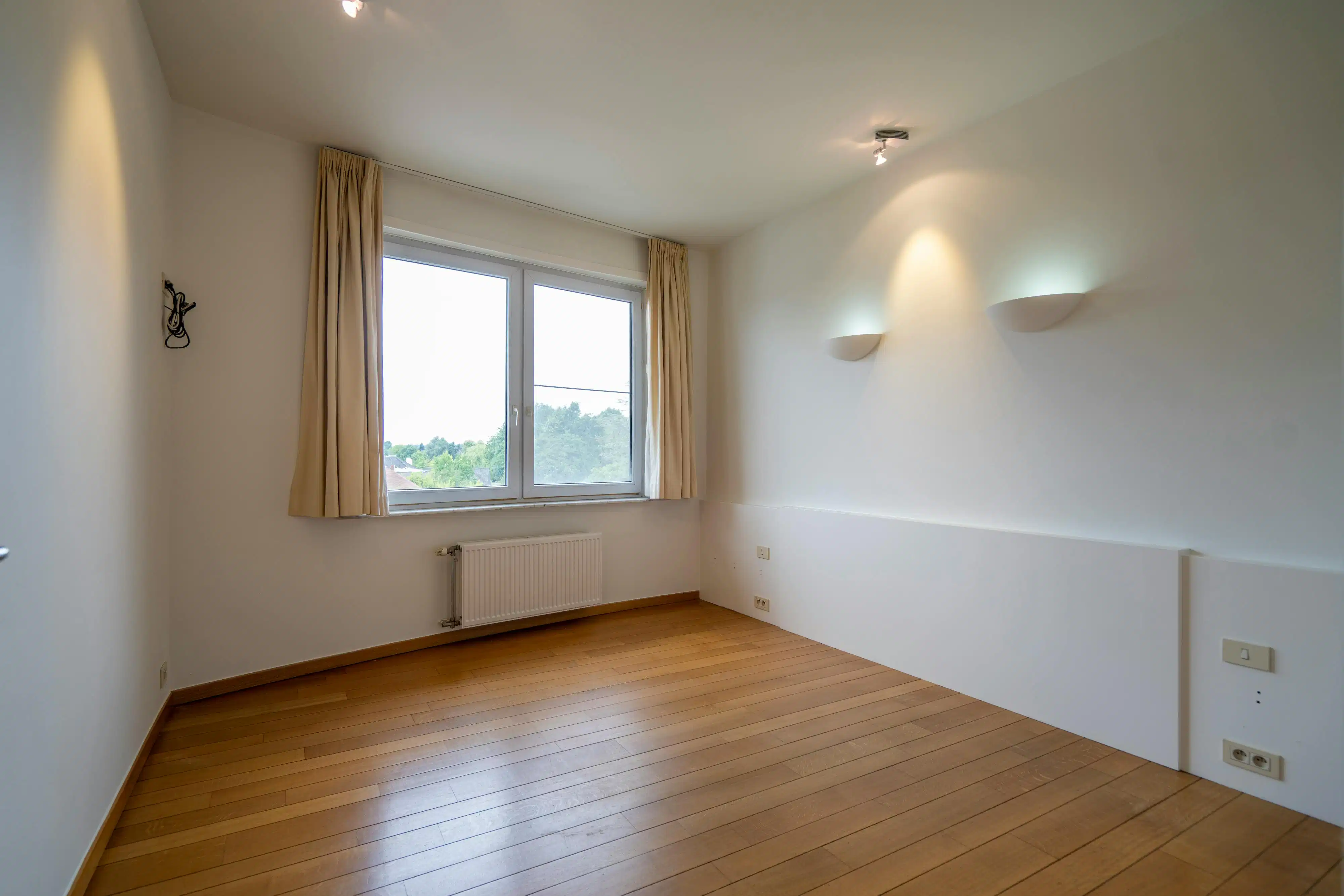 Ruim en lichtrijk appartement te koop nabij centrum Kortrijk foto 9