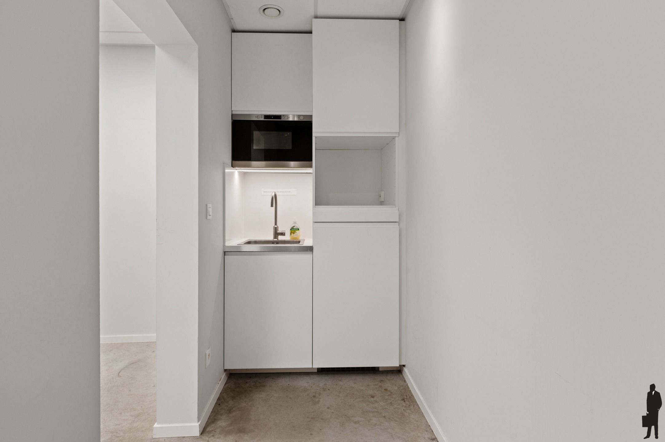 Recent handelspand (ca. 120m²) met autostaanplaats foto 9