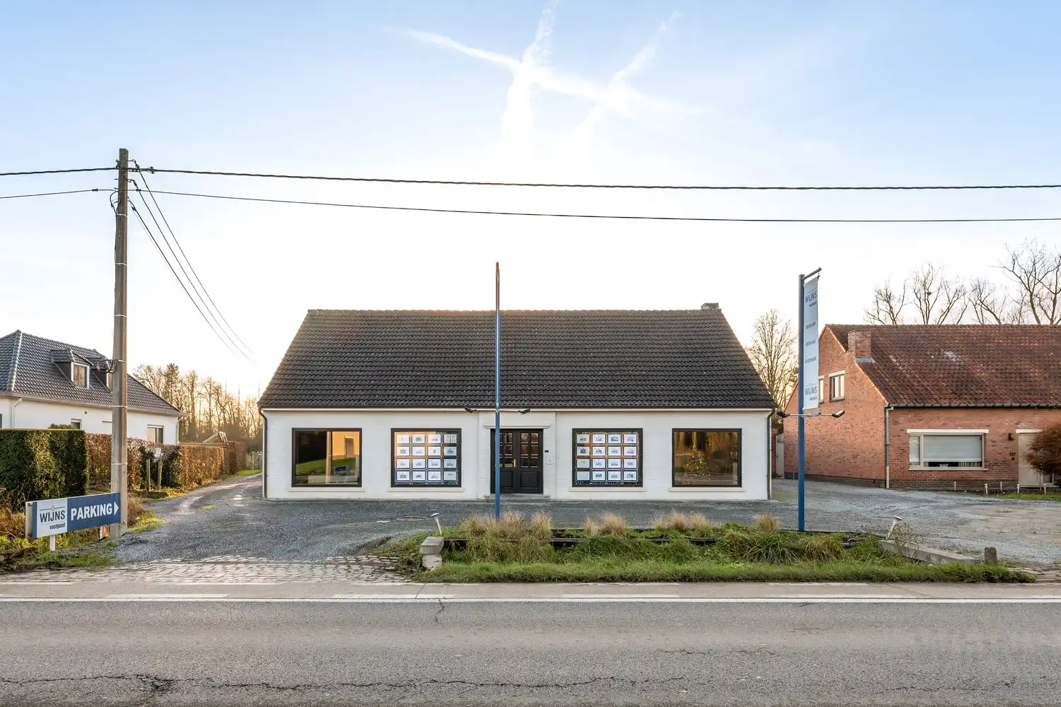 Uiterst gunstig gelegen kantoor met woonst. foto 2