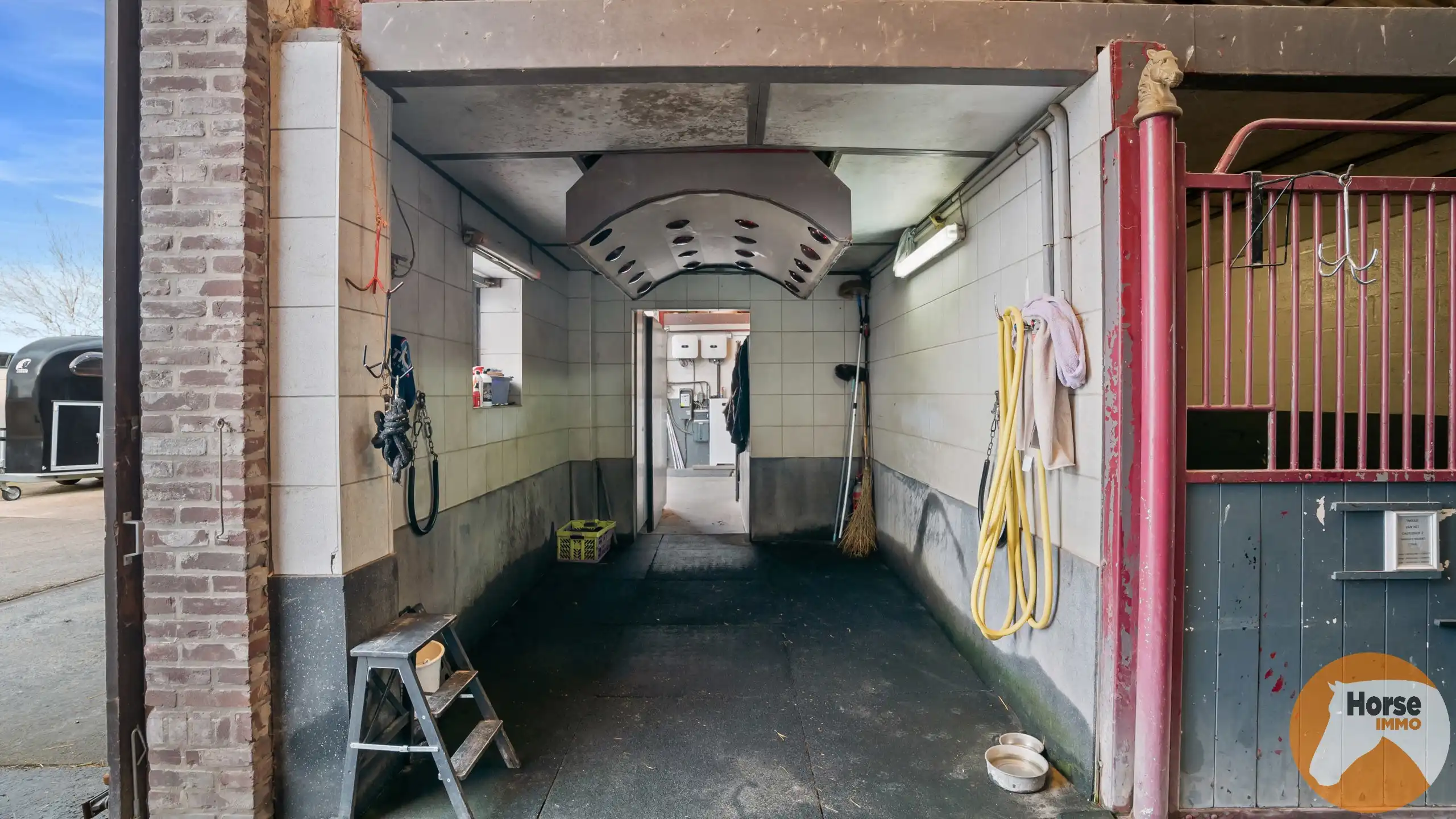BORNEM – Professionele paardenaccommodatie met villa op 3HA foto 45