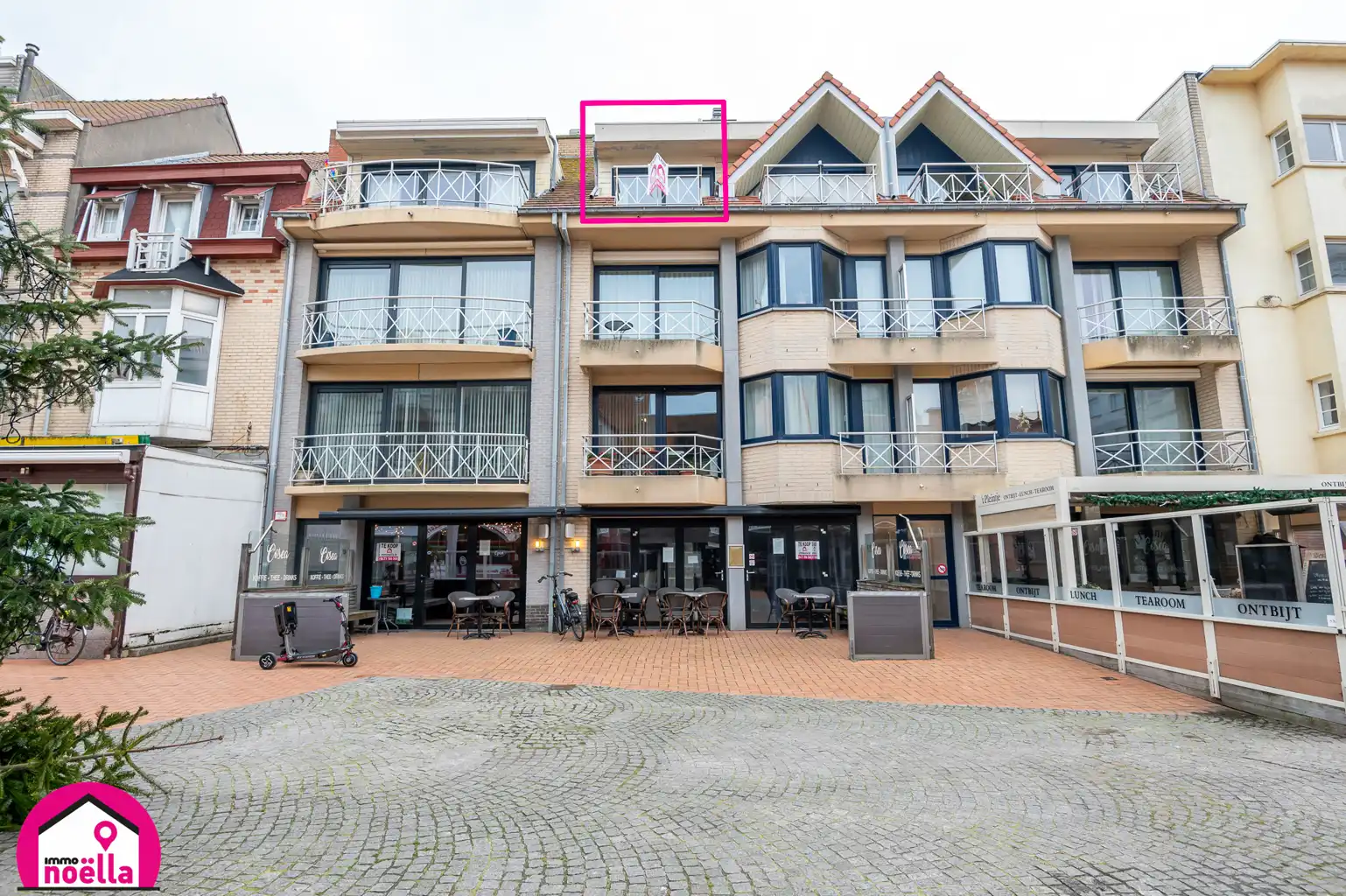 Te koop Westende ,centraal gelegen 2 slaapkamer appartement! foto {{pictureIndex}}