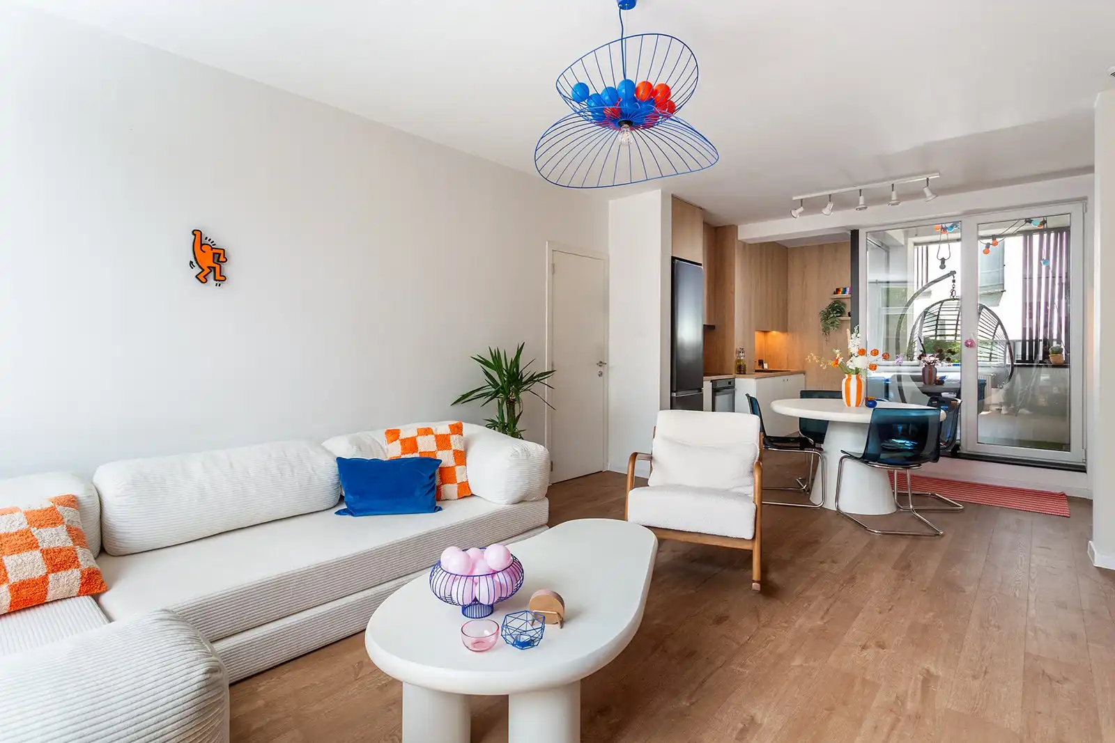 Instapklaar appartement met 2 ruime slaapkamers en terras foto 6