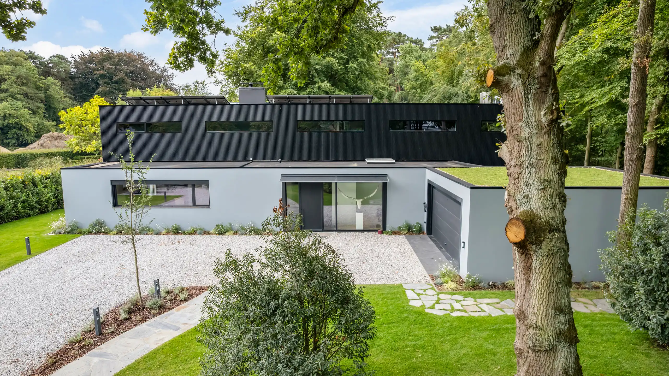 Energiezuinige villa op ca. 3.289 m² foto {{pictureIndex}}