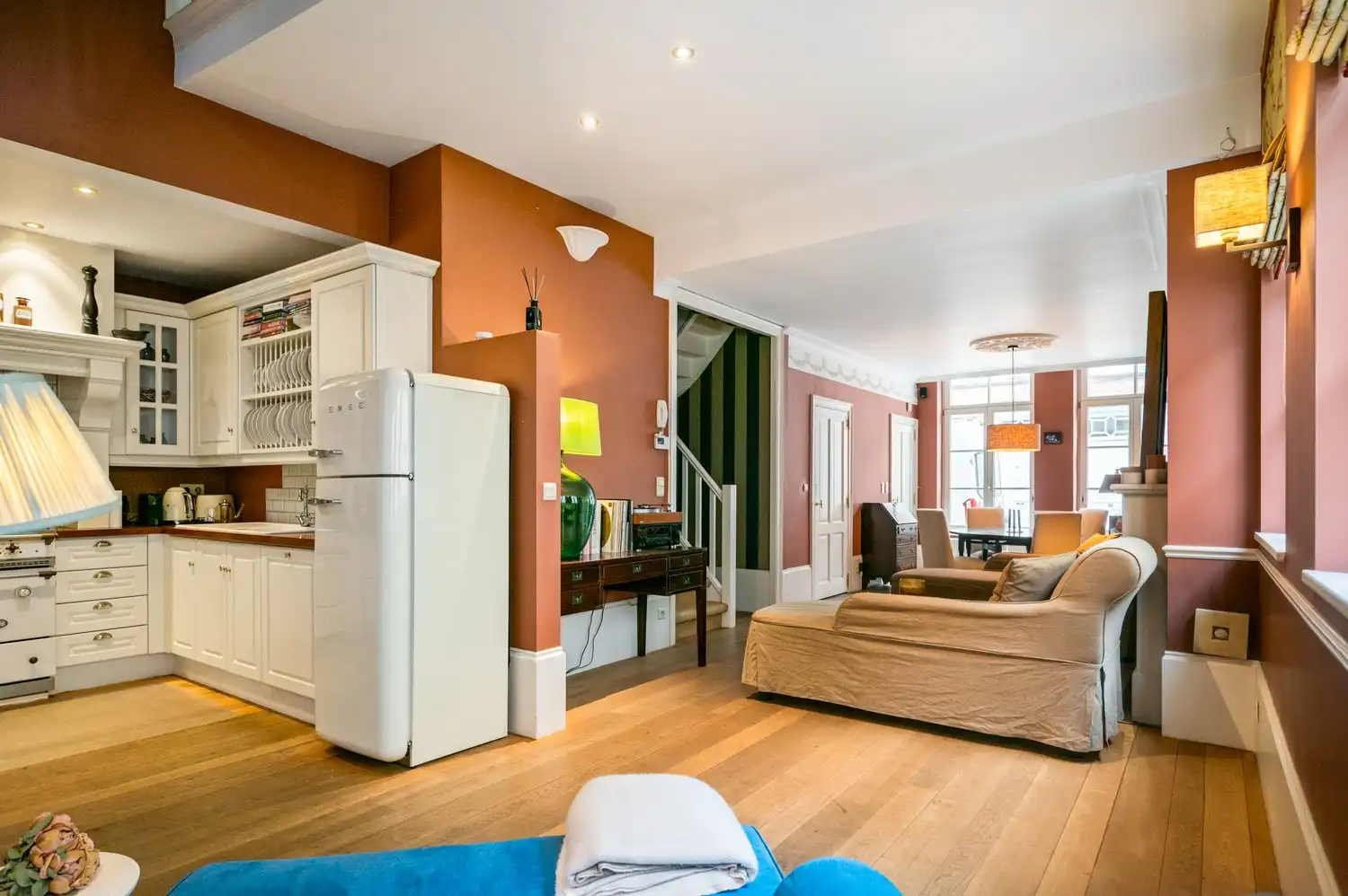 Charmante woning met 2 slaapkamers, 2 badkamers en een ruime woonkamer op toplocatie in centrum Lier foto 6