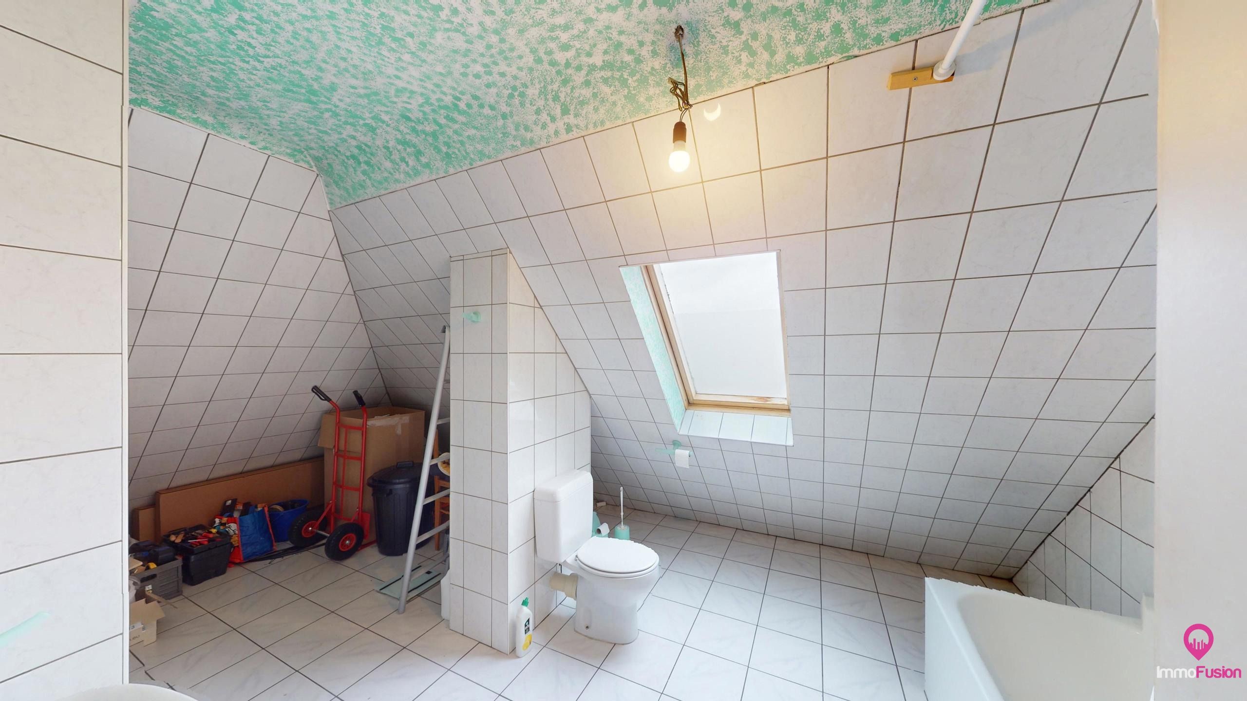 Instapklaar appartement in Genk met lift en ruime slaapkamer foto 19