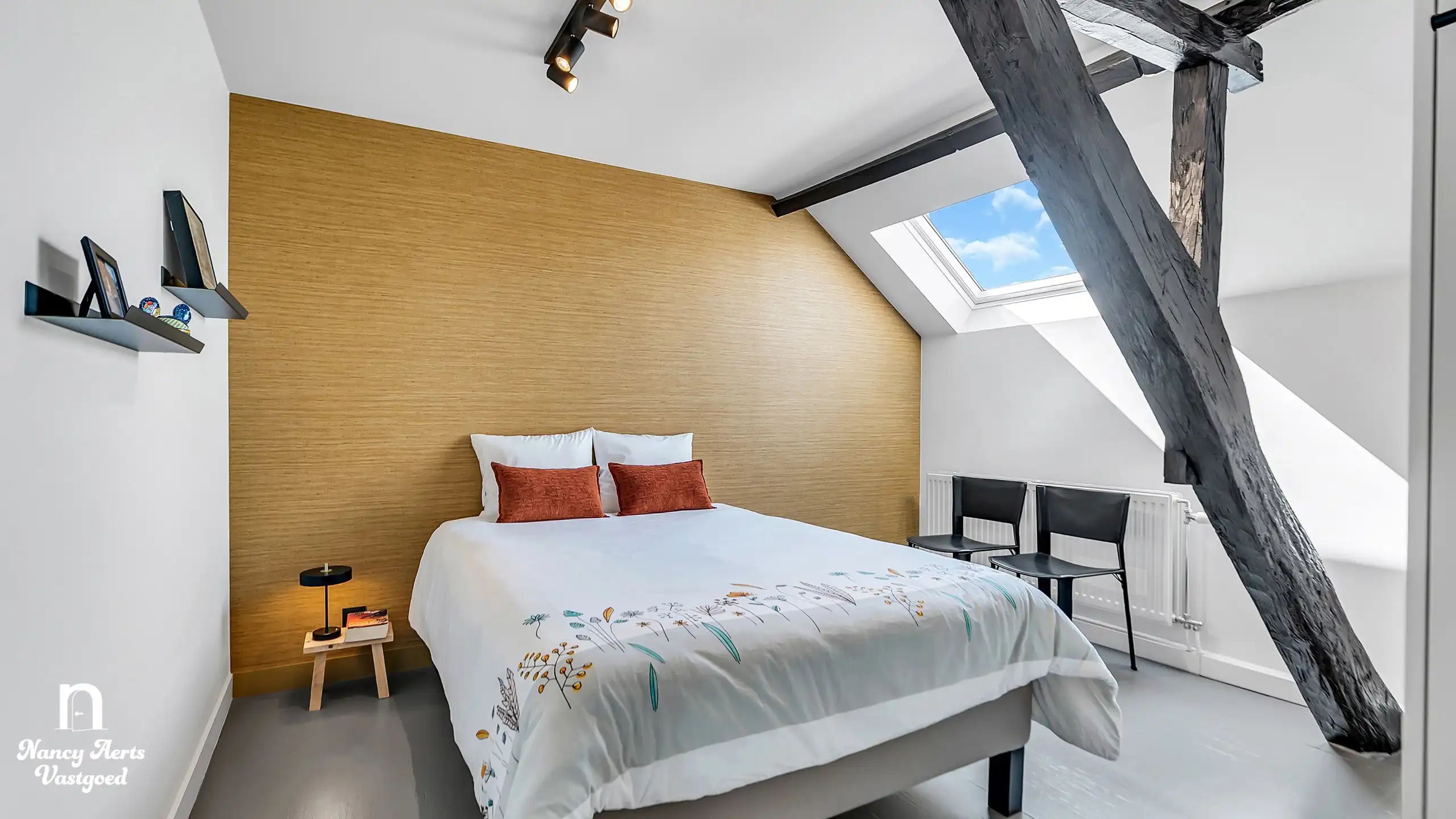 Luxe villa met karakter en hedendaags comfort in het groen foto 19