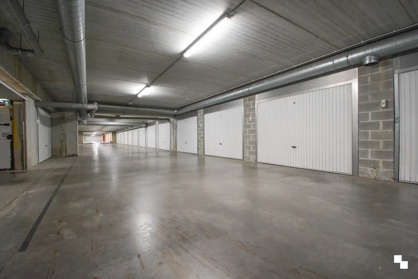 UItzonderlijk ruim appartement aan het water te Roeselare! foto 36