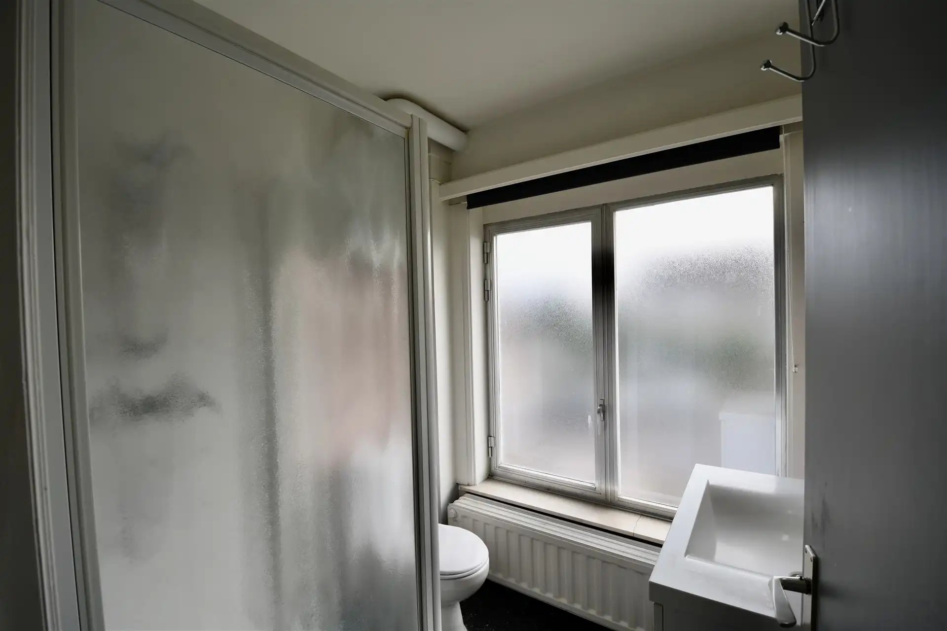 Ruim appartement met twee slaapkamers in Sint-Niklaas foto 10