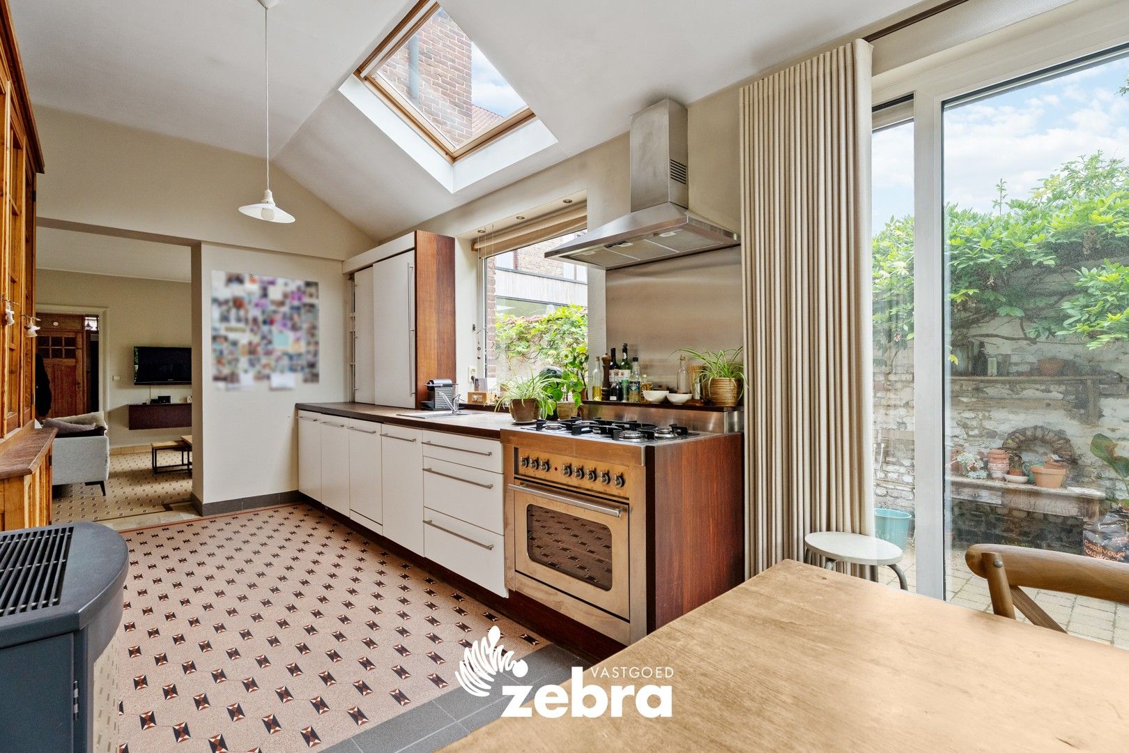 Karaktervolle herenwoning met ruime tuin in hartje Roeselare! foto 17
