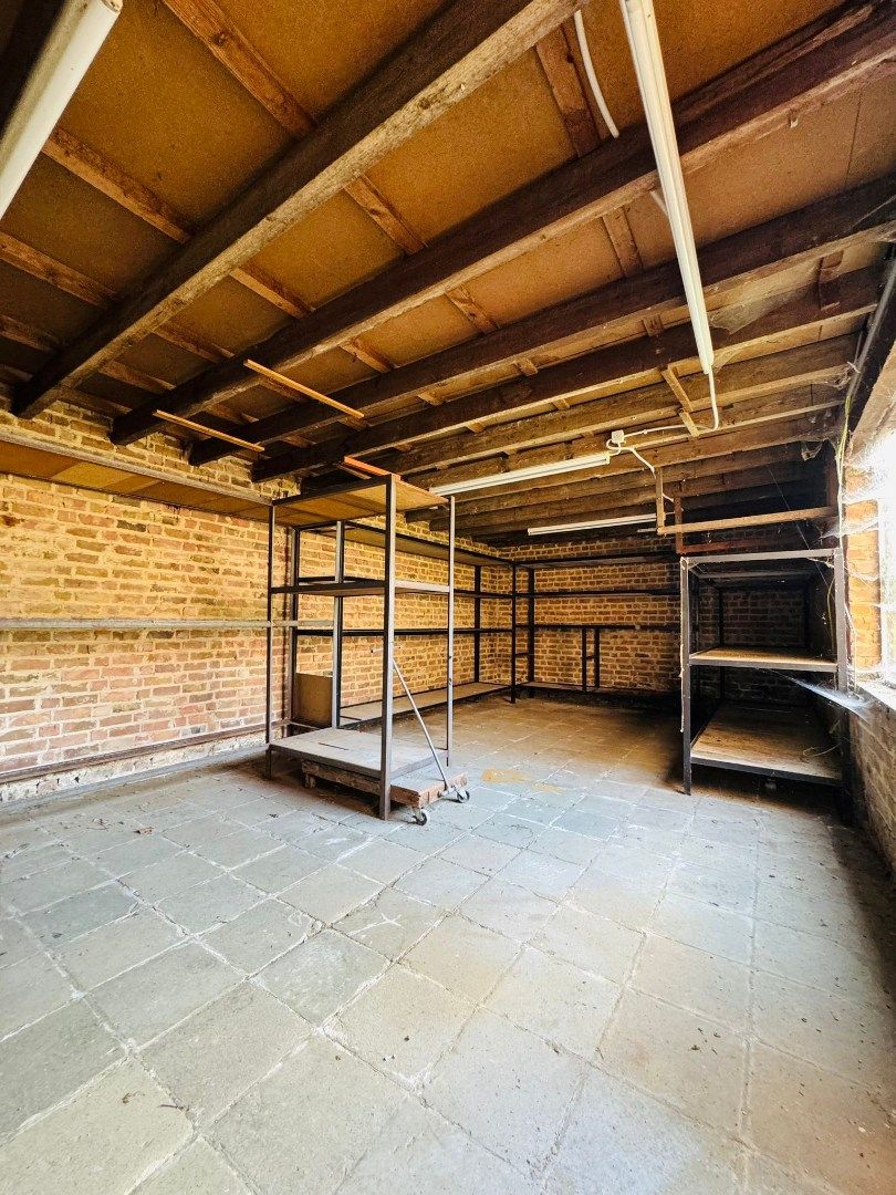 Te renoveren handelswoning op 3239 m² te koop inclusief aangrenzende bouwgrond foto 5
