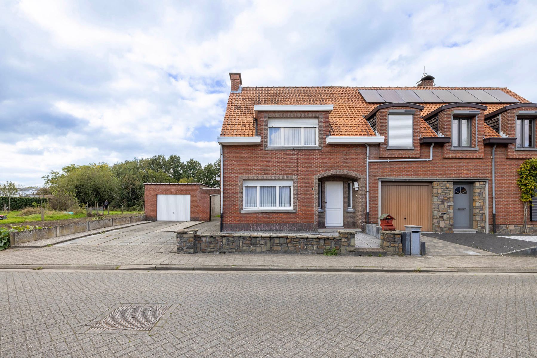 HOB met 4 slpk, garage en tuin op 676m² foto 22