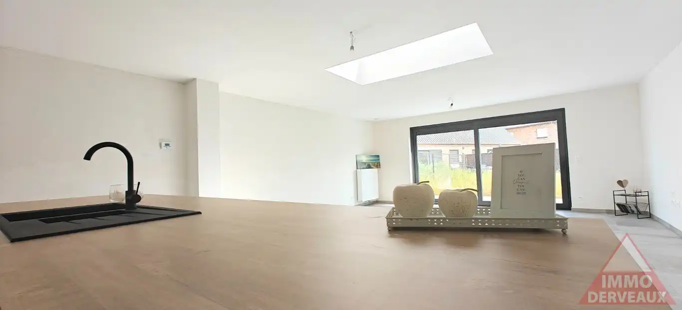 Dadizele - Volledig gerenoveerde woning in het centrum foto {{pictureIndex}}