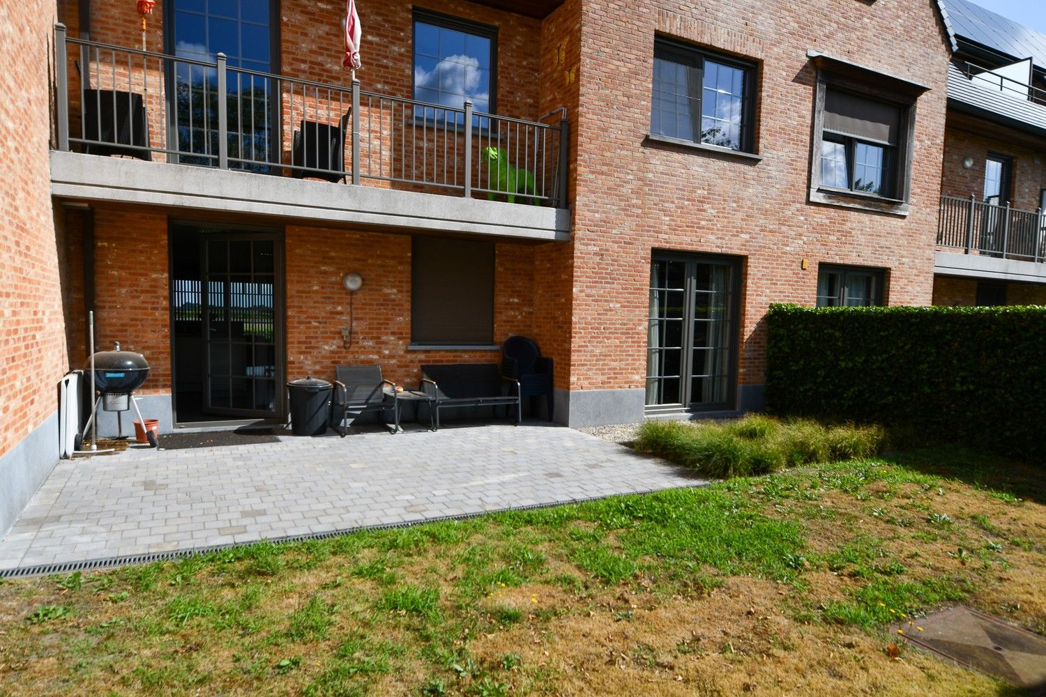 Gelijkvloers appartement met 2 slaapkamers, 2 terrassen en verzicht over de velden foto {{pictureIndex}}