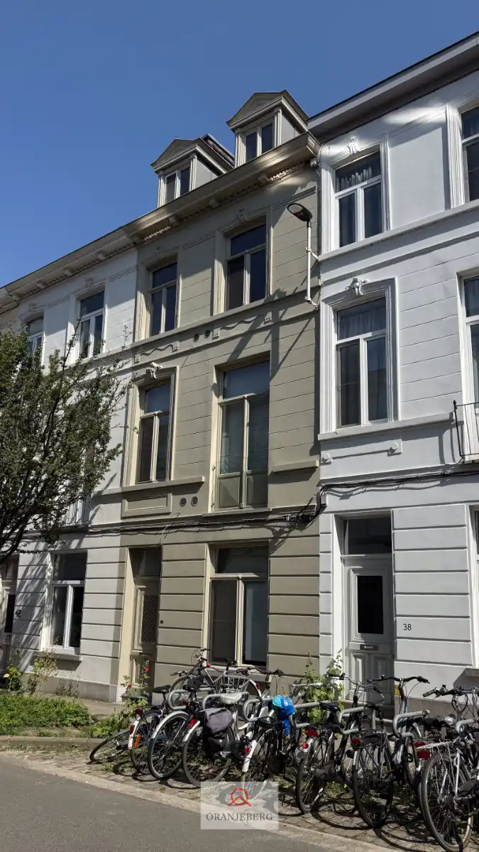 Gelijkvloerse woning op schitterende ligging tussen centrum en station foto 2