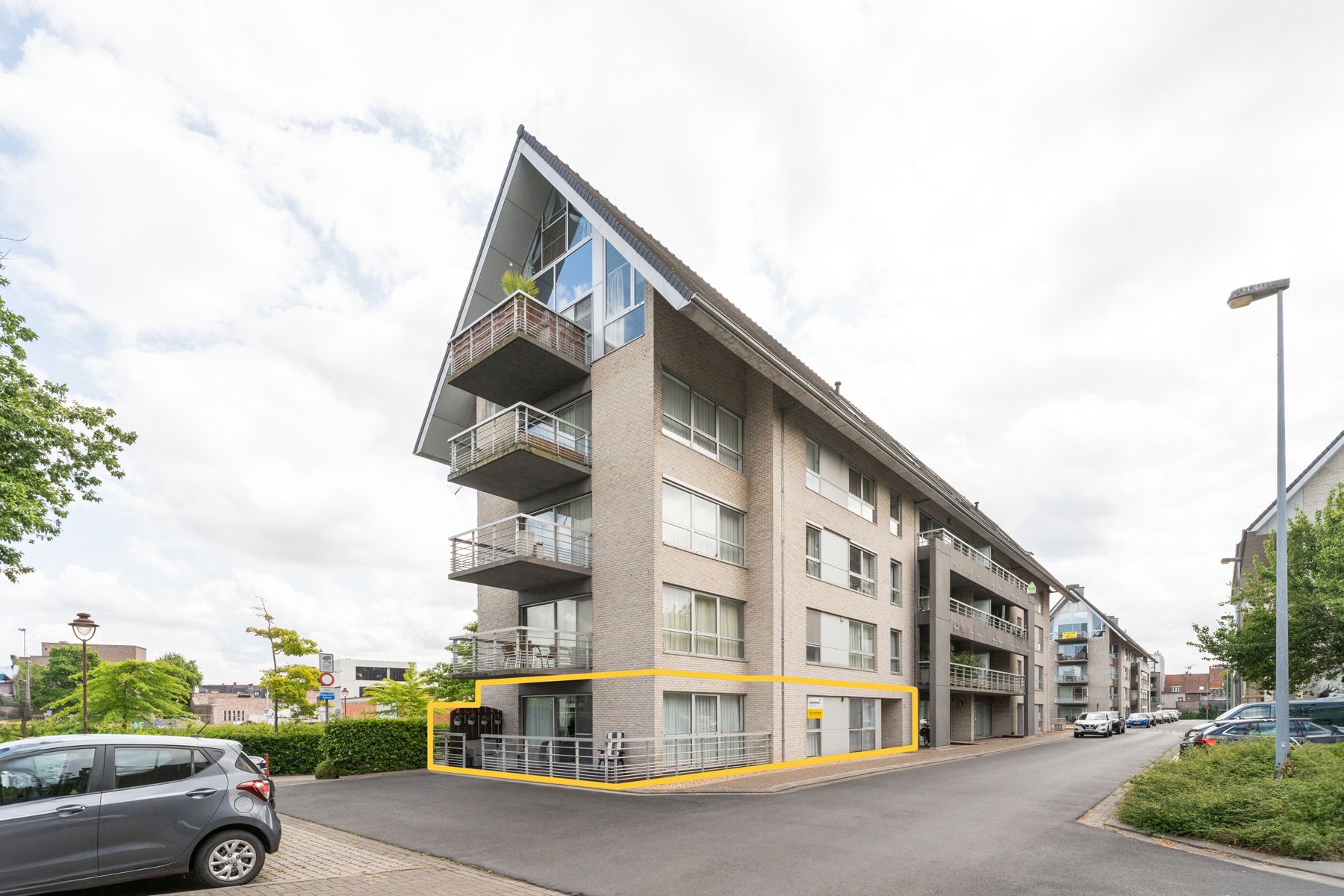 Hoofdfoto van de publicatie: Centraal gelegen appartement met garage en ruime terrassen