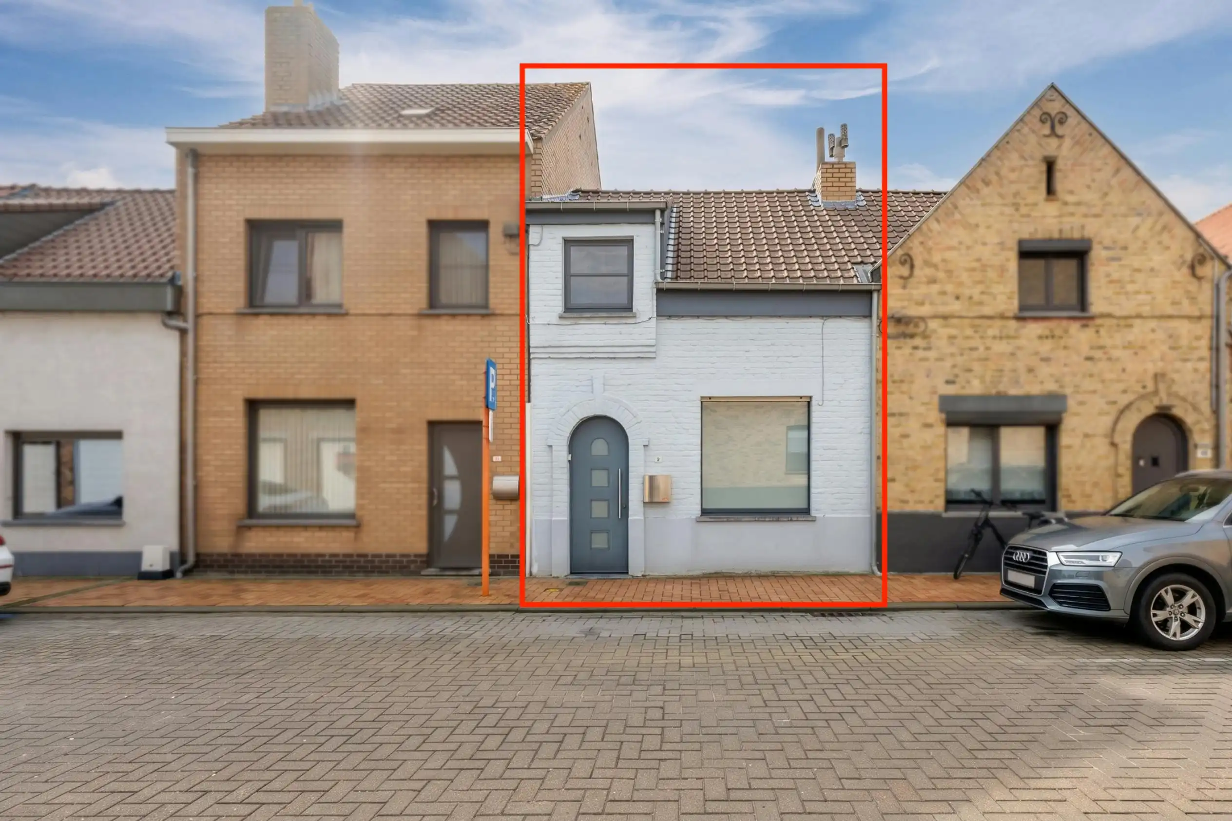 Gerenoveerde woning met twee slaapkamers en stadsterras. foto {{pictureIndex}}