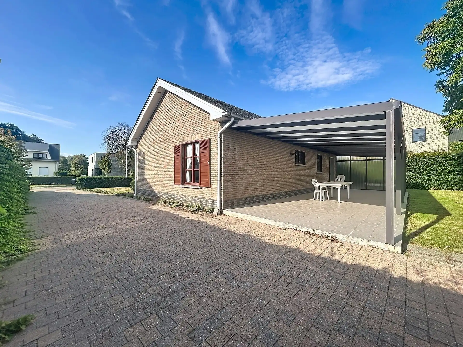 open bebouwing met 3 slaapkamers en garage op perceel van 1808m² foto 15