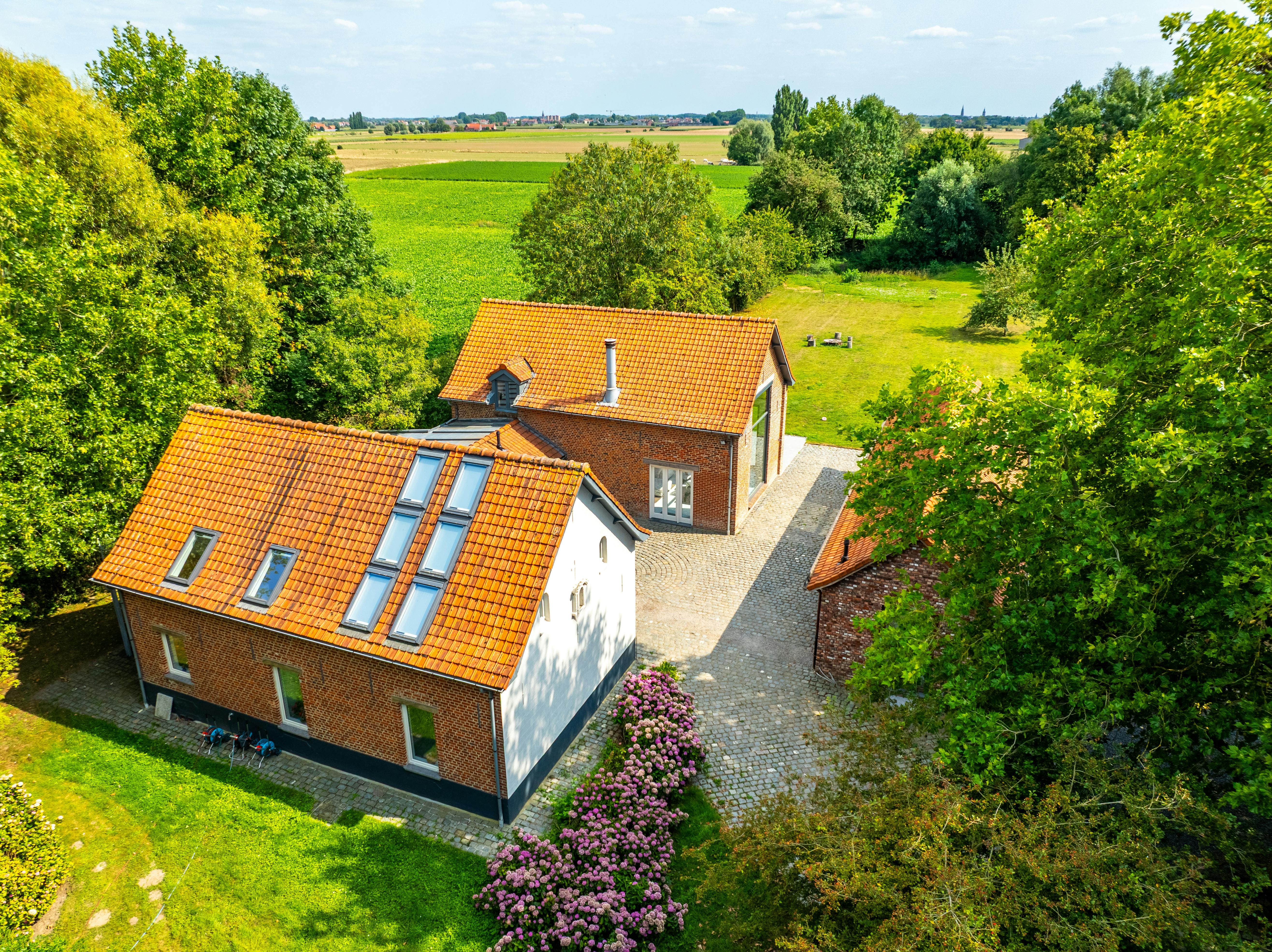 Exclusief landhuis op +/- 8000 m²: de synthese van rust en ruimte foto 6