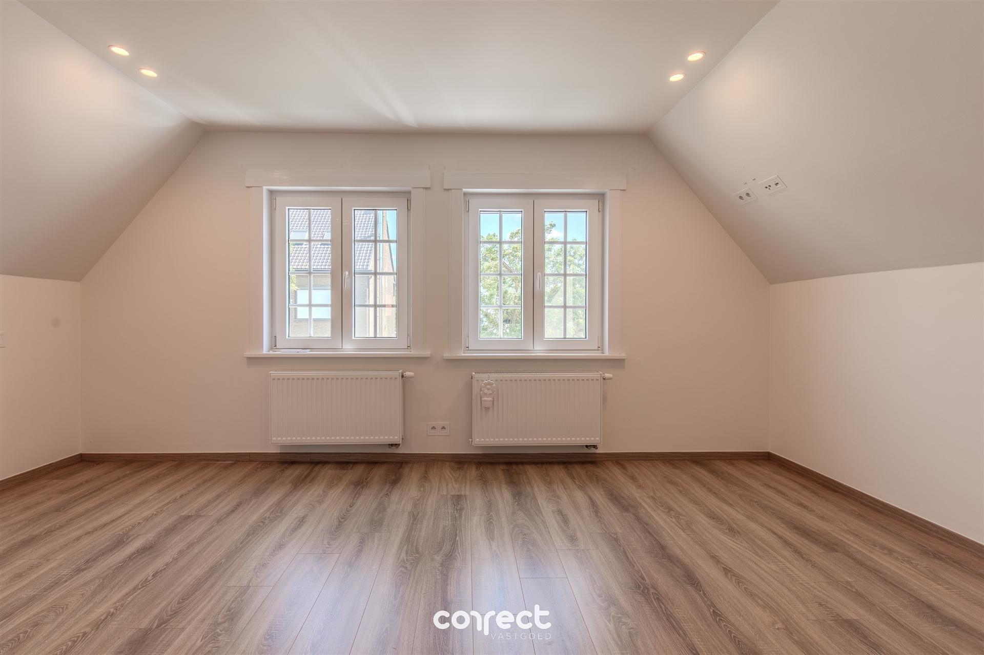 Modern halfopen woning te koop in hartje Oostduinkerke met 3 slaapkamers en diepe tuin foto 28