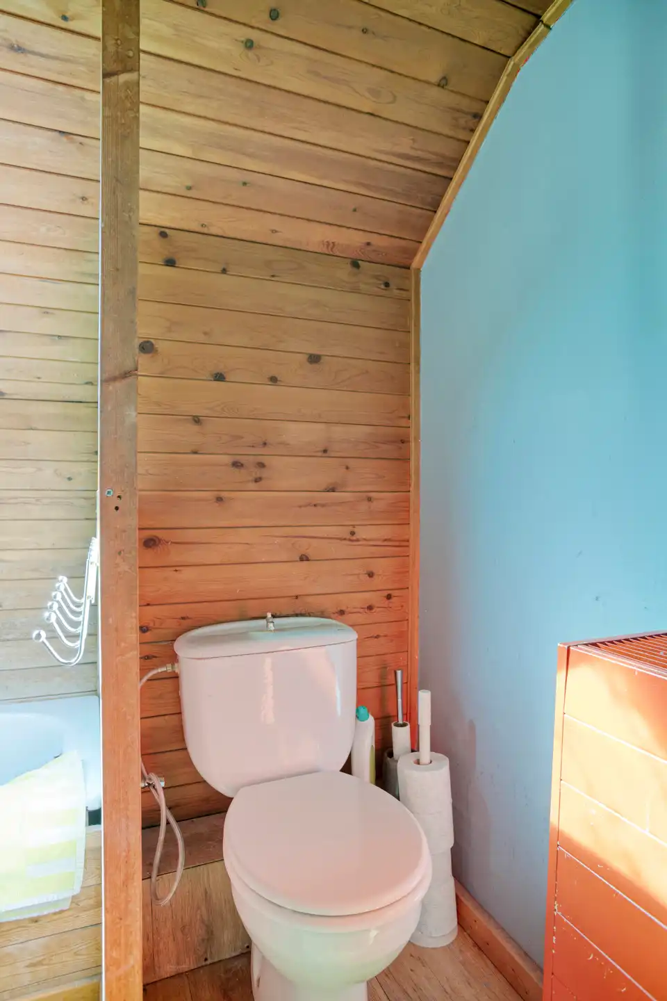 Te renoveren vrijstaande woning met veel potentieel foto 19