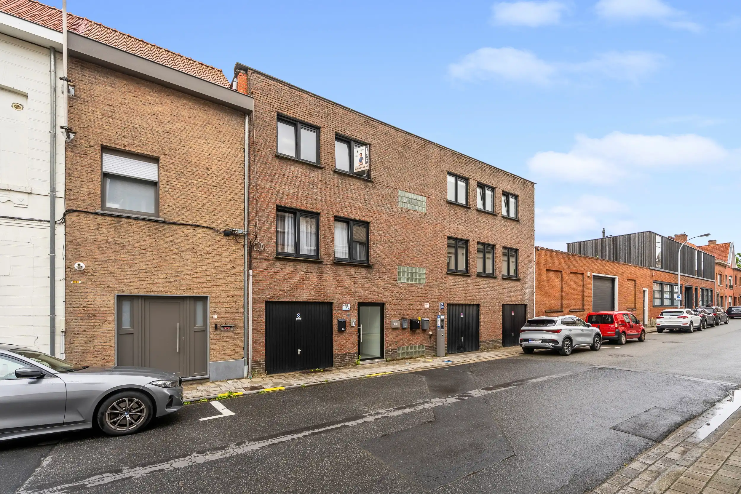 Lichtrijk en hoogwaardig afgewerkt 2-slaapkamerappartement foto {{pictureIndex}}