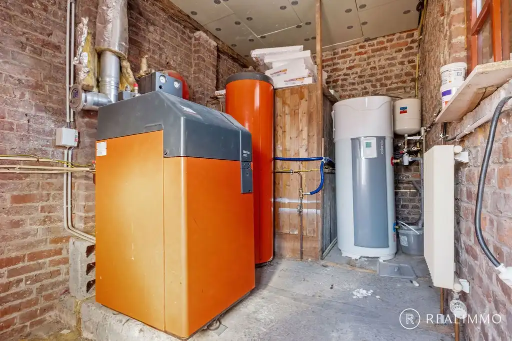 Op te frissen woning met 3 slaapkamers en binnenkoer te Celles foto 11