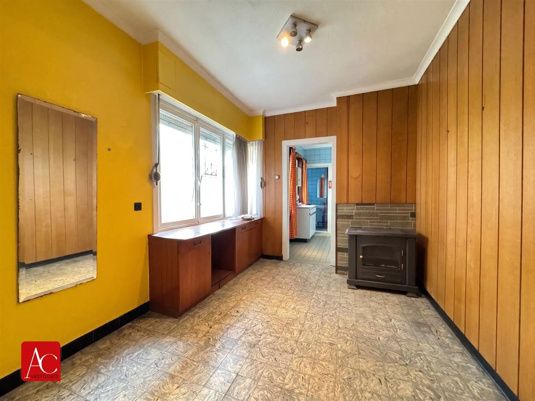 Goed gelegen woning met tuin ter renovatie foto 5