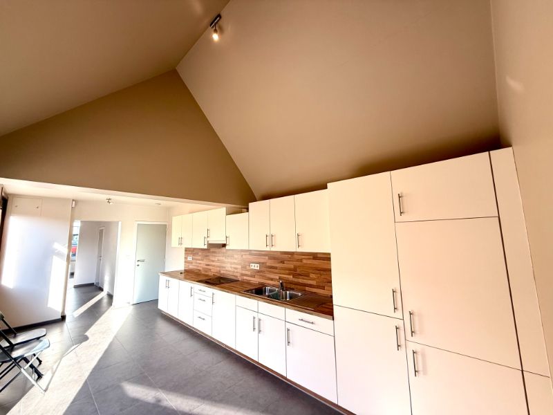 Charmante halfopen gezinswoning 3 kamers, tuin en garage foto 10