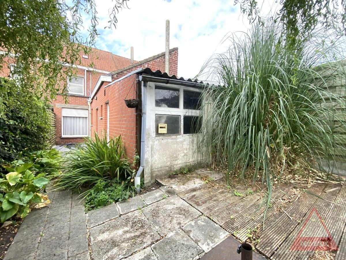 Zonnebeke – Renovatiepand met tuin en garage nabij het Kasteelpark foto 2
