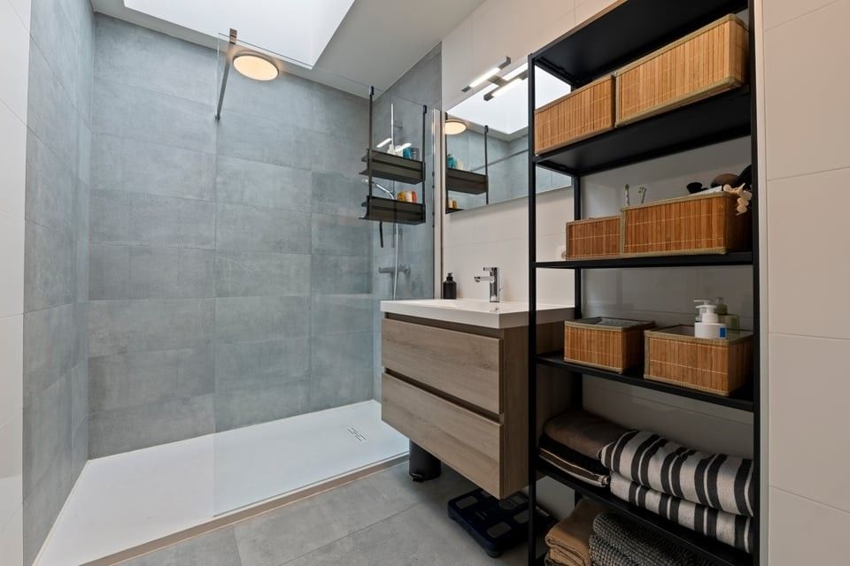 RECENTE ENERGIEZUINIGE WONING MET 3 SLAAPKAMERS, GARAGE EN ZONNIGE TUIN foto 29