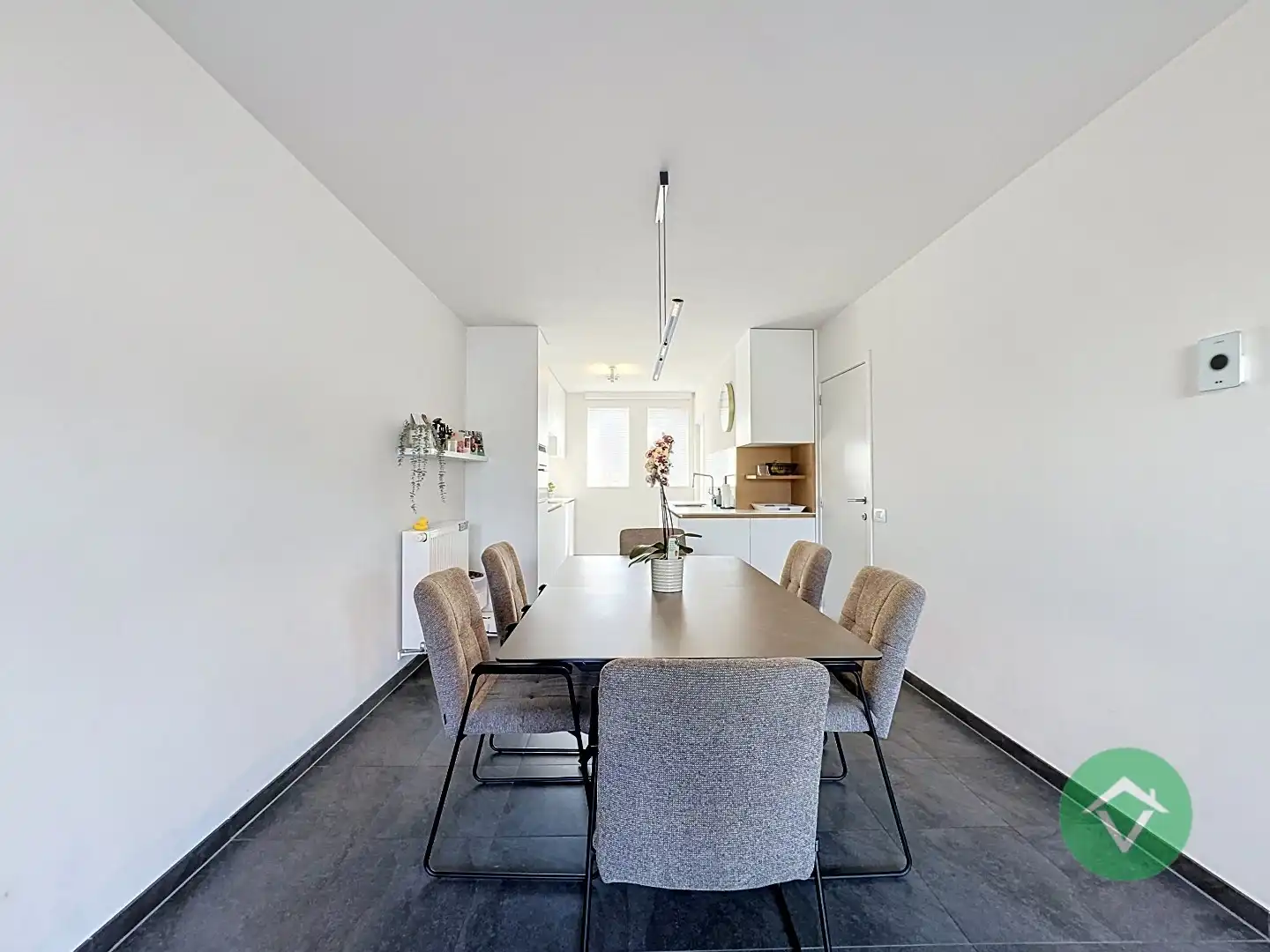 Recente gezinswoning (2019) met zonnige tuin en uitweg achteraan - instapklare topper. foto 15