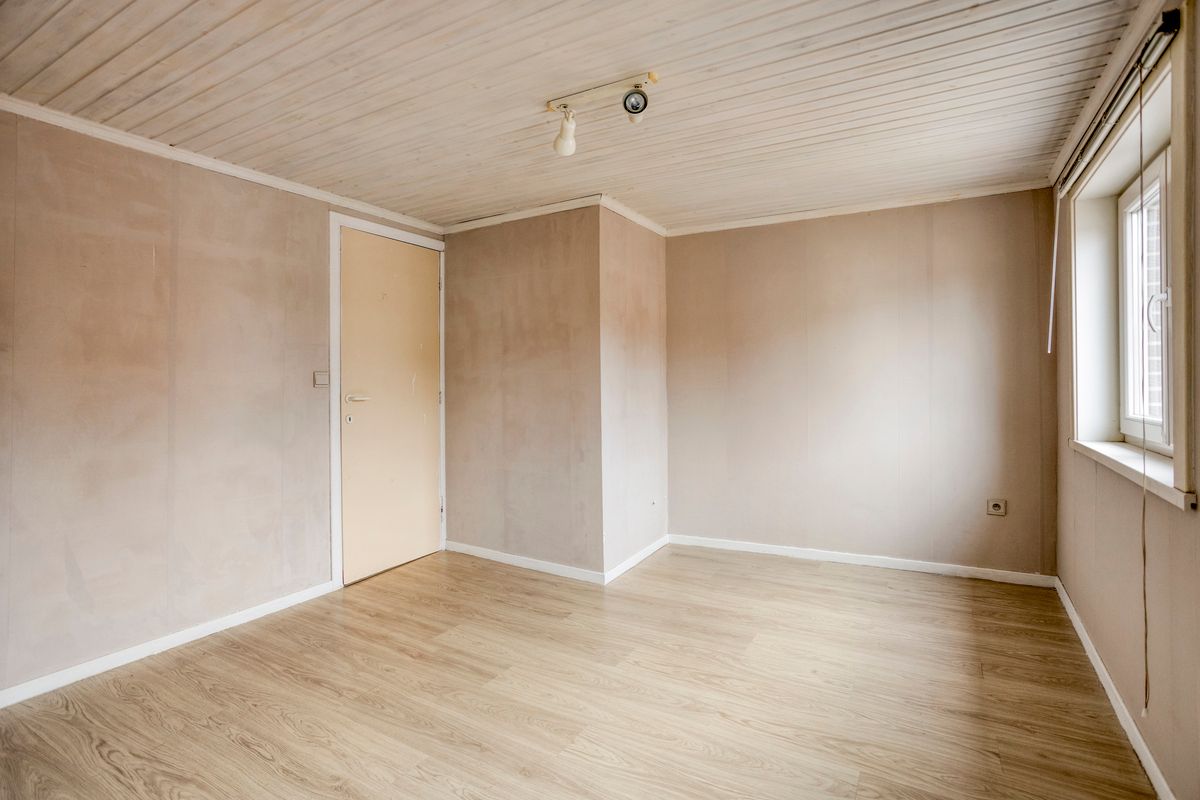 Op te knappen gezinswoning op centrale locatie in Riemst foto 13