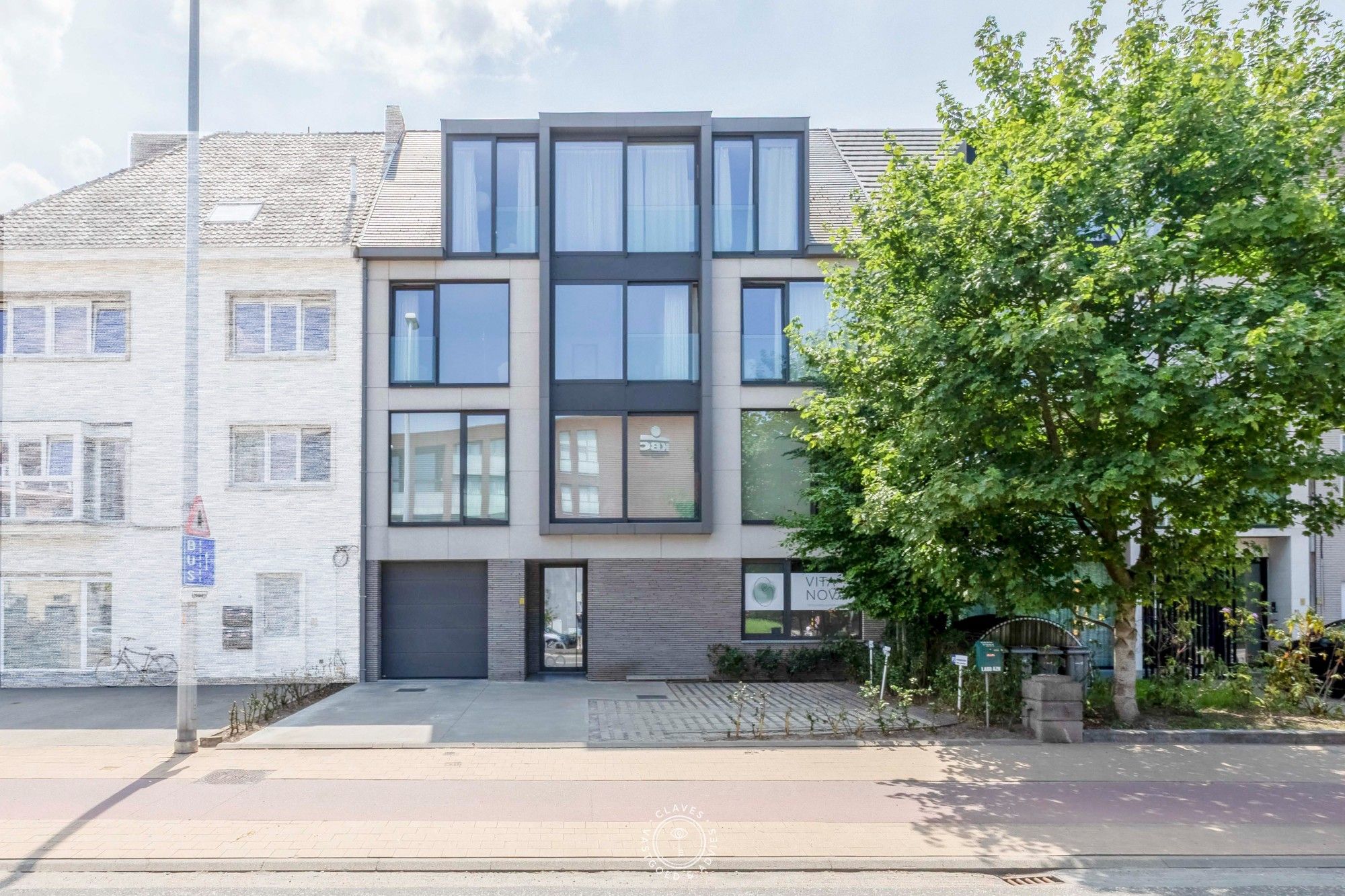 Stijlvol en lichtrijk appartement op toplocatie foto {{pictureIndex}}