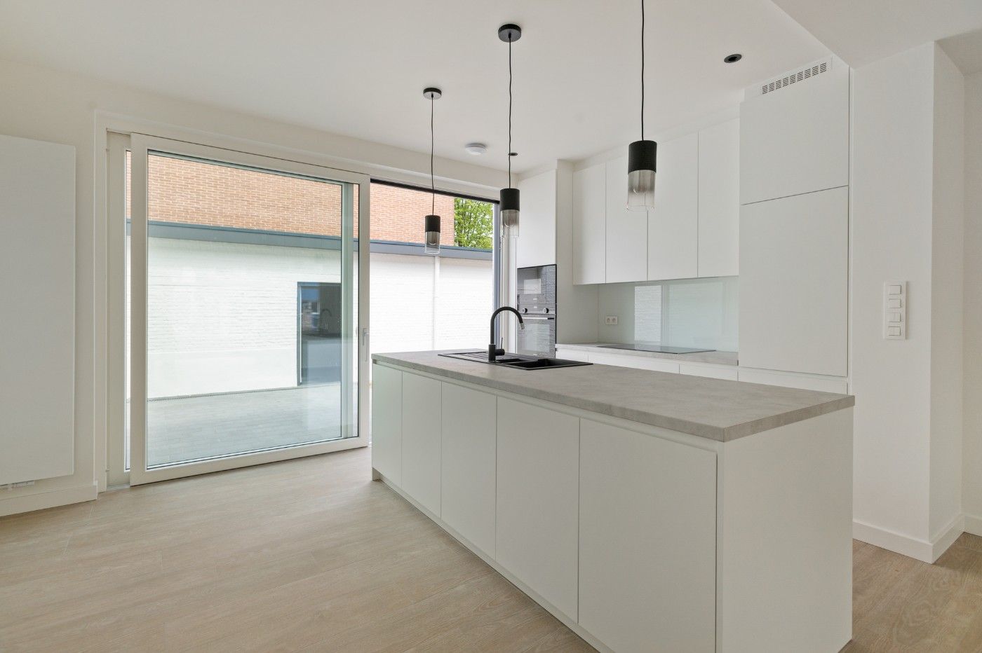 Volledig gerenoveerde, instapklare woning met 3 slpk., tuintje en garage foto 9