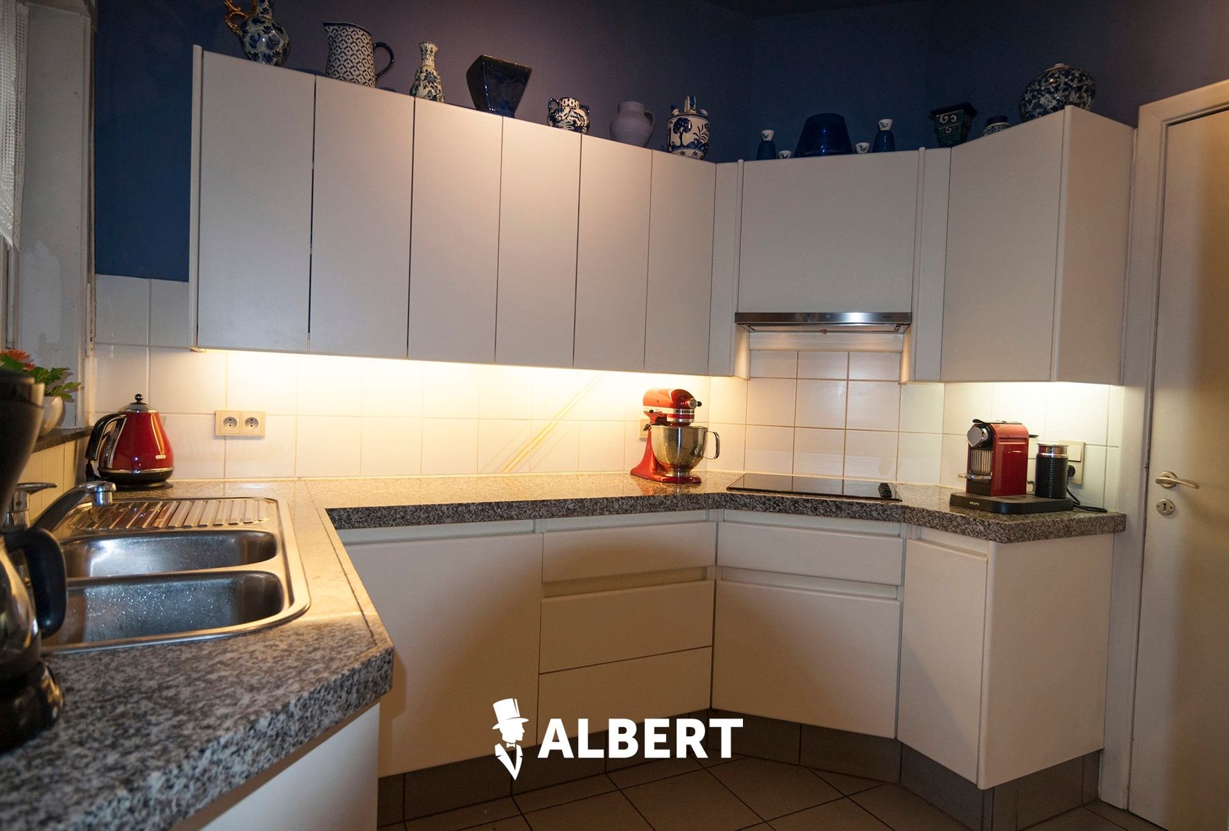 Gunstig gelegen, ruime, tijdloze woning op prachtig perceel! foto 9