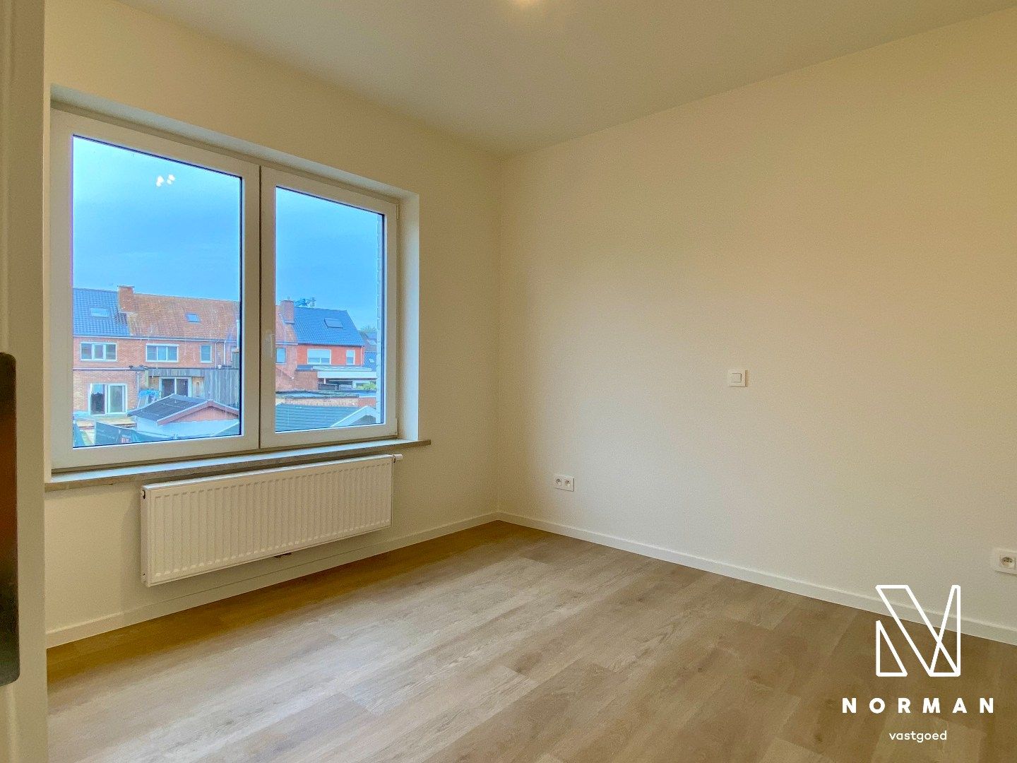 Hedendaags gerenoveerde woning met tuin, garage en 3 slks. foto 9