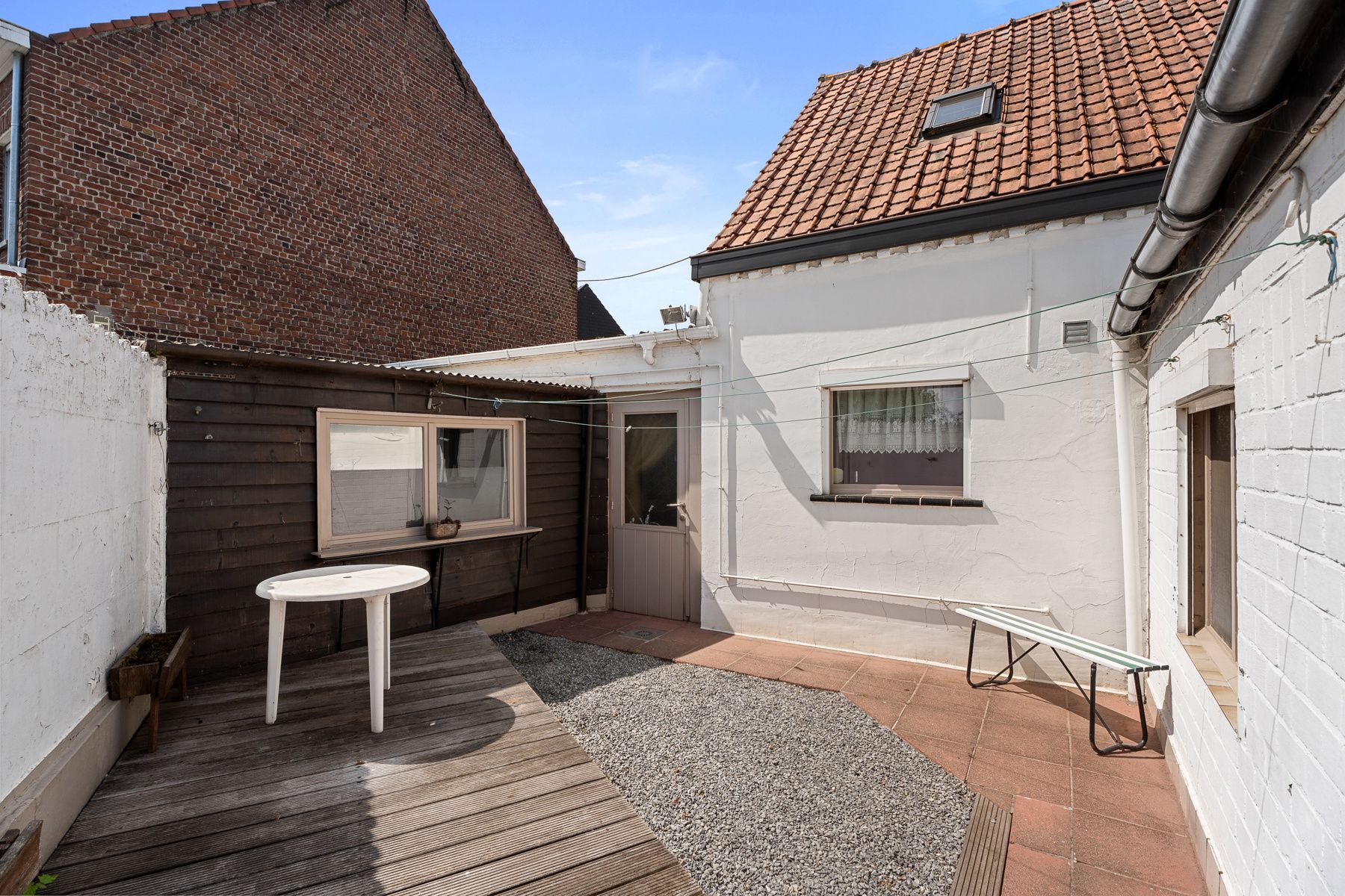 Woning met veel potentieel in Oostrozebeke foto 9