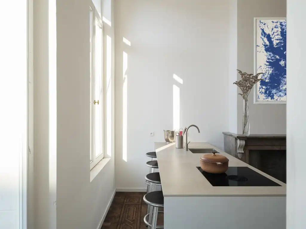 Gerenoveerd tweeslaapkamerappartement met zonnig terras in een voormalige herenwoning, nabij het historisch centrum van Gent. foto 8