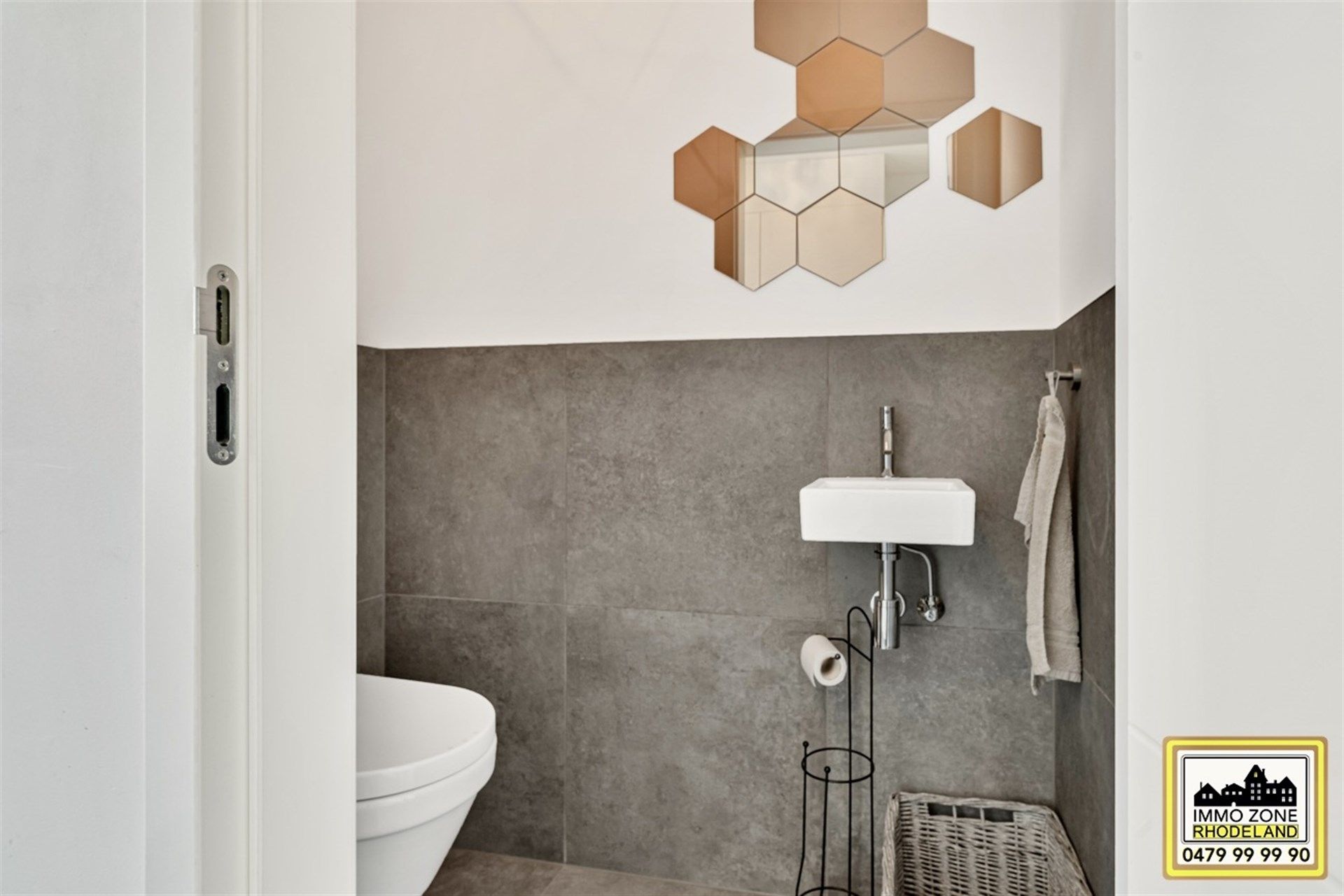 Uiterst luxueuze woning met 3 slpks en zwembad foto 5