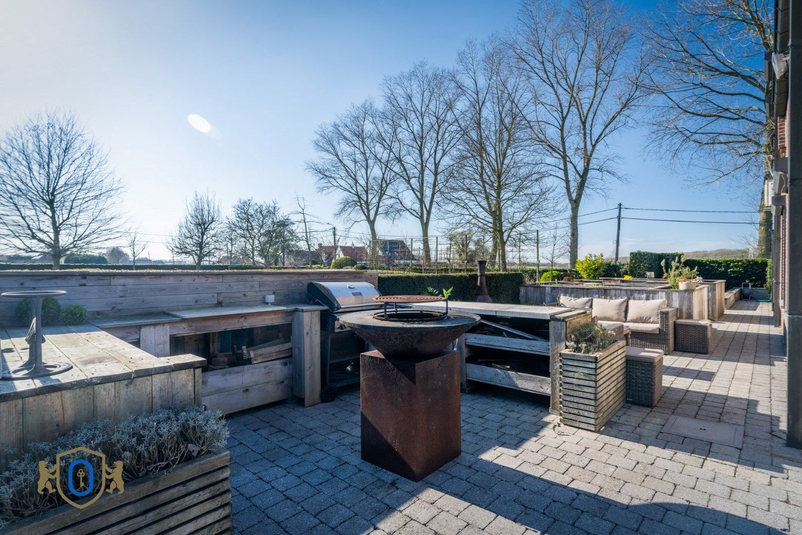 Landhuis met meerdere bijgebouwen foto 25