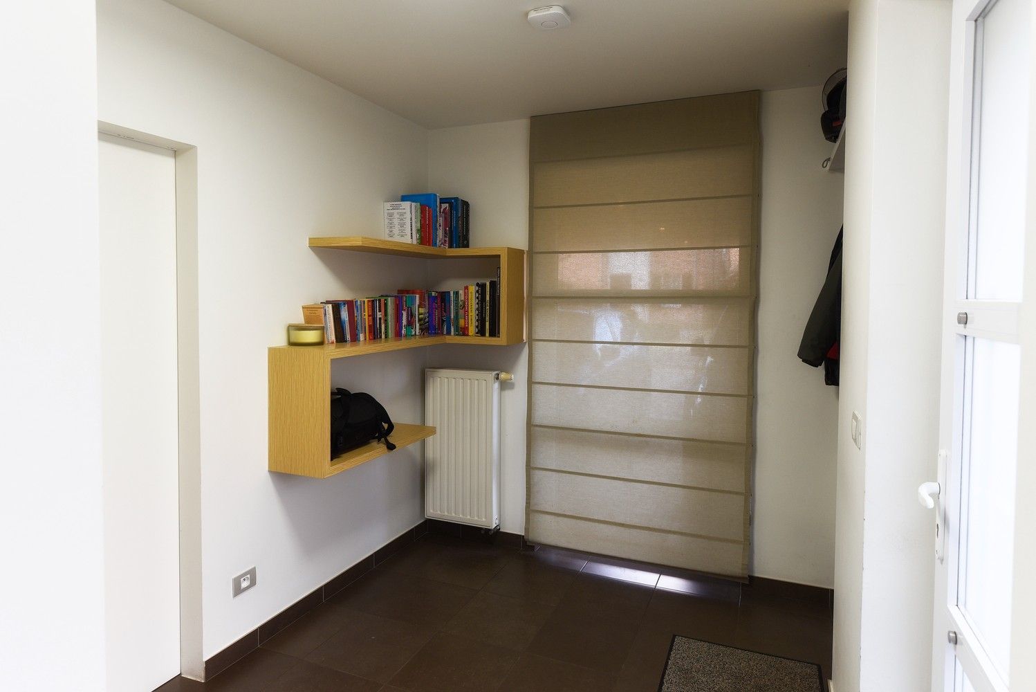 Instapklare gezinswoning met 4 slaapkamers en zongerichte tuin. foto 2