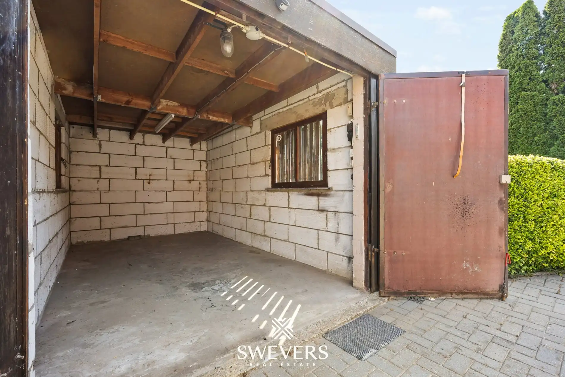 Op te frissen gezinswoning met 4 slaapkamers en veel potentieel foto 34