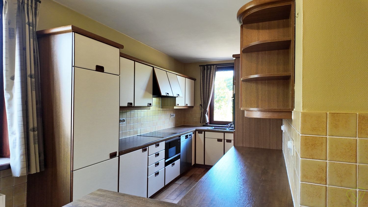Villa op zonnig en ruim perceel met investeringspotentieel foto 9
